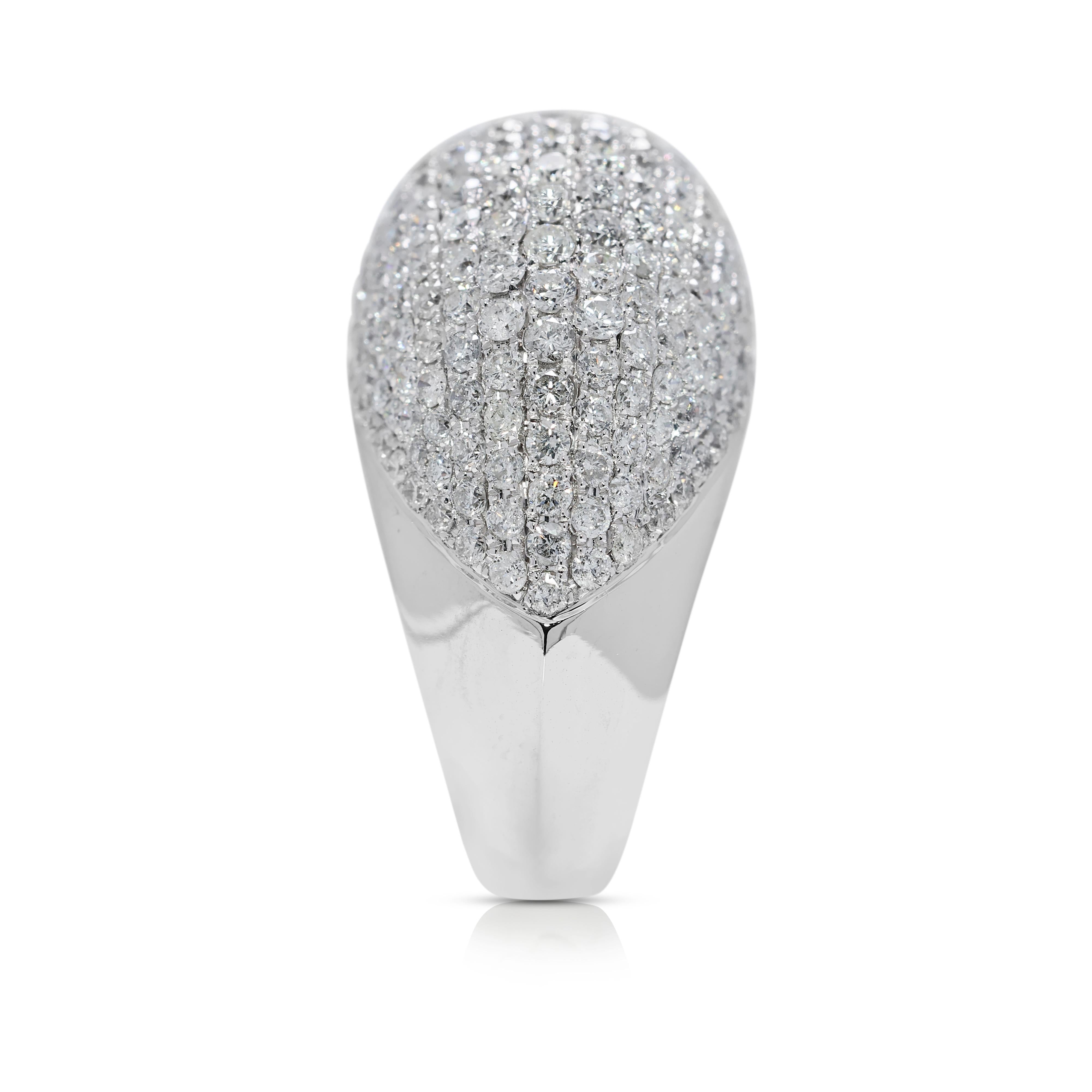 Donna Anello con diamanti naturali da 5,3 carati in oro bianco 18K in vendita