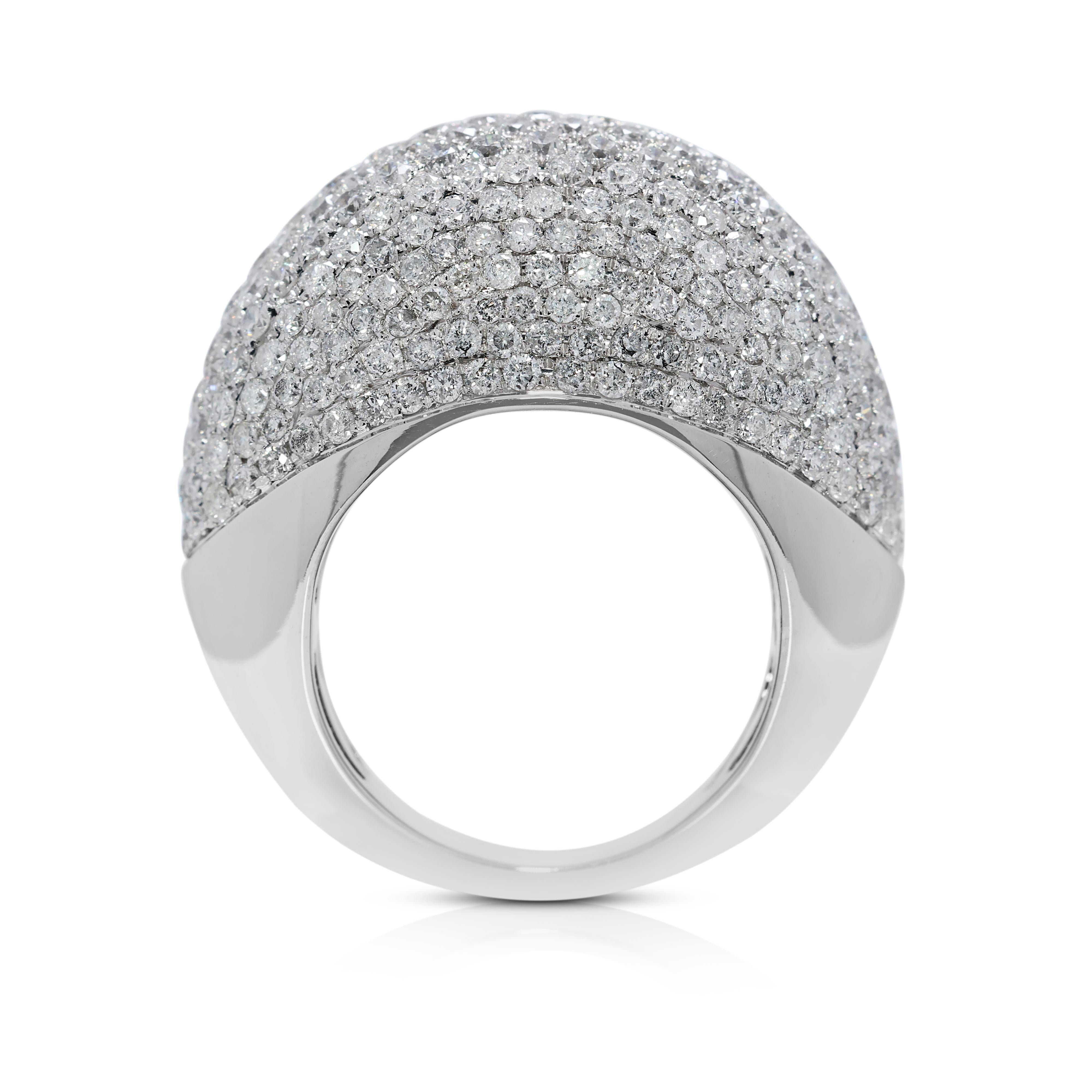 Anello con diamanti naturali da 5,3 carati in oro bianco 18K in vendita 1