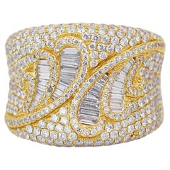 Dazzling 5.85ct Diamonds Cluster Ring in 14k Yellow Gold - IGI Certified