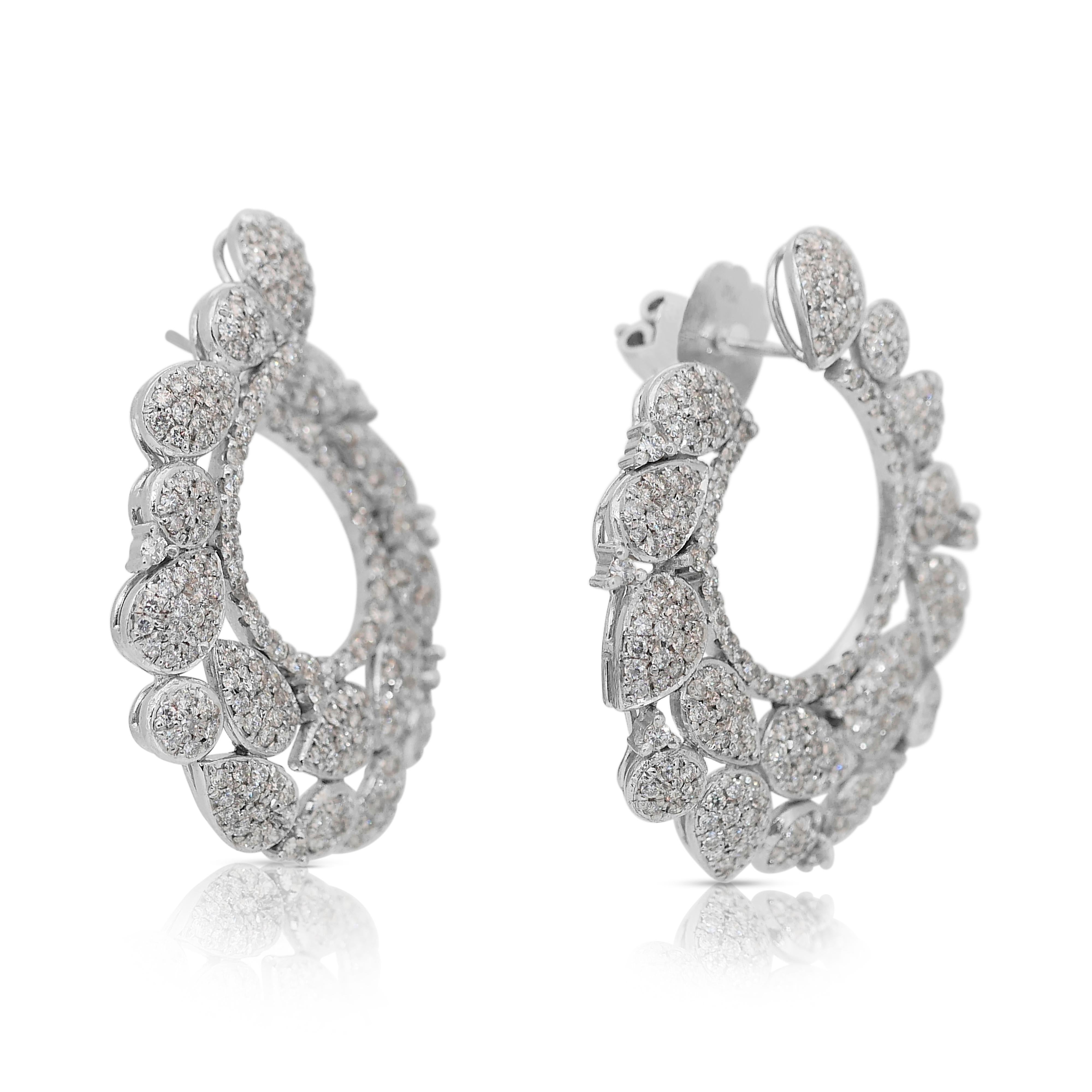 Dazzling 5.87ct Diamonds Earrings in 18k White Gold - IGI Certified In New Condition For Sale In רמת גן, IL