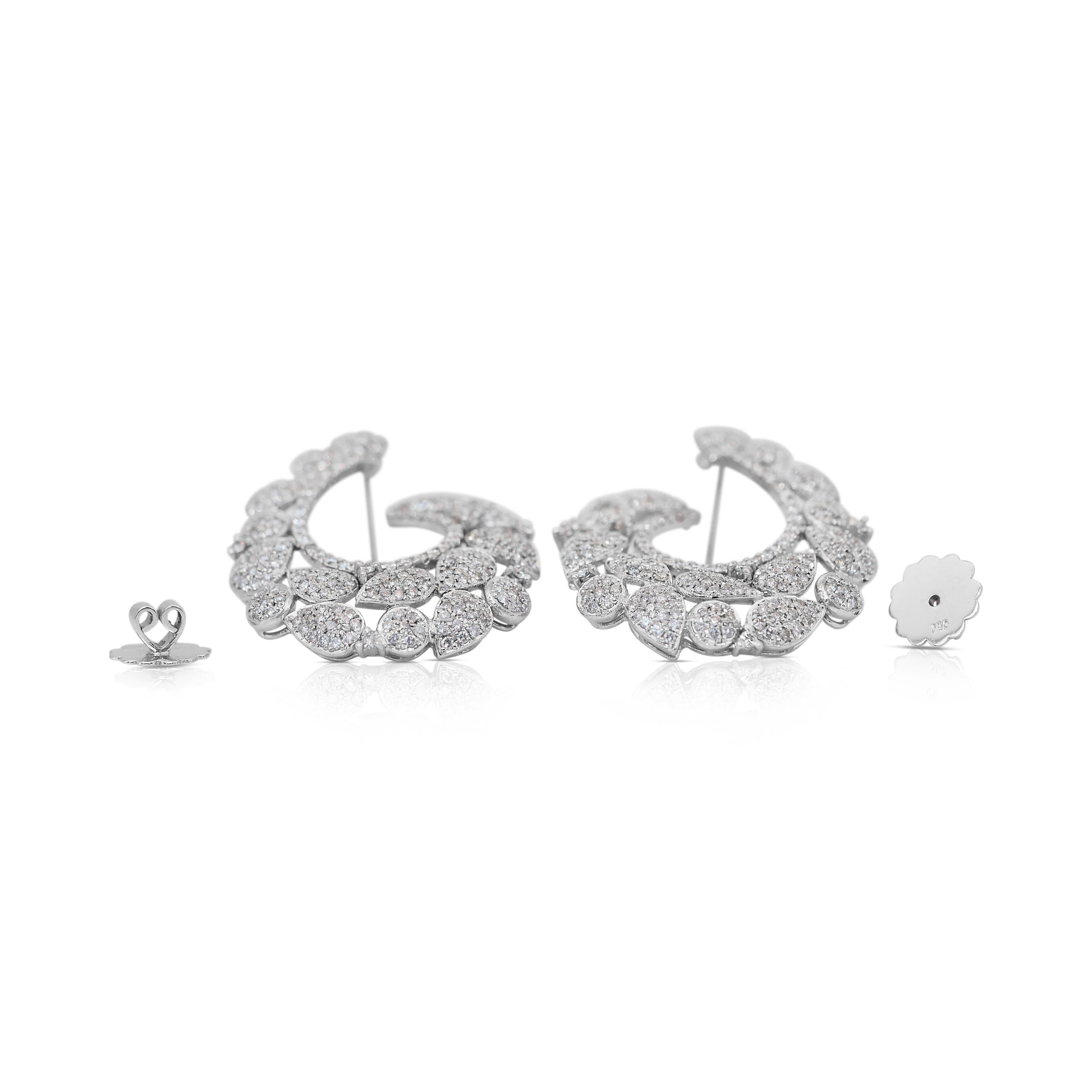Dazzling 5.87ct Diamonds Earrings in 18k White Gold - IGI Certified For Sale 3