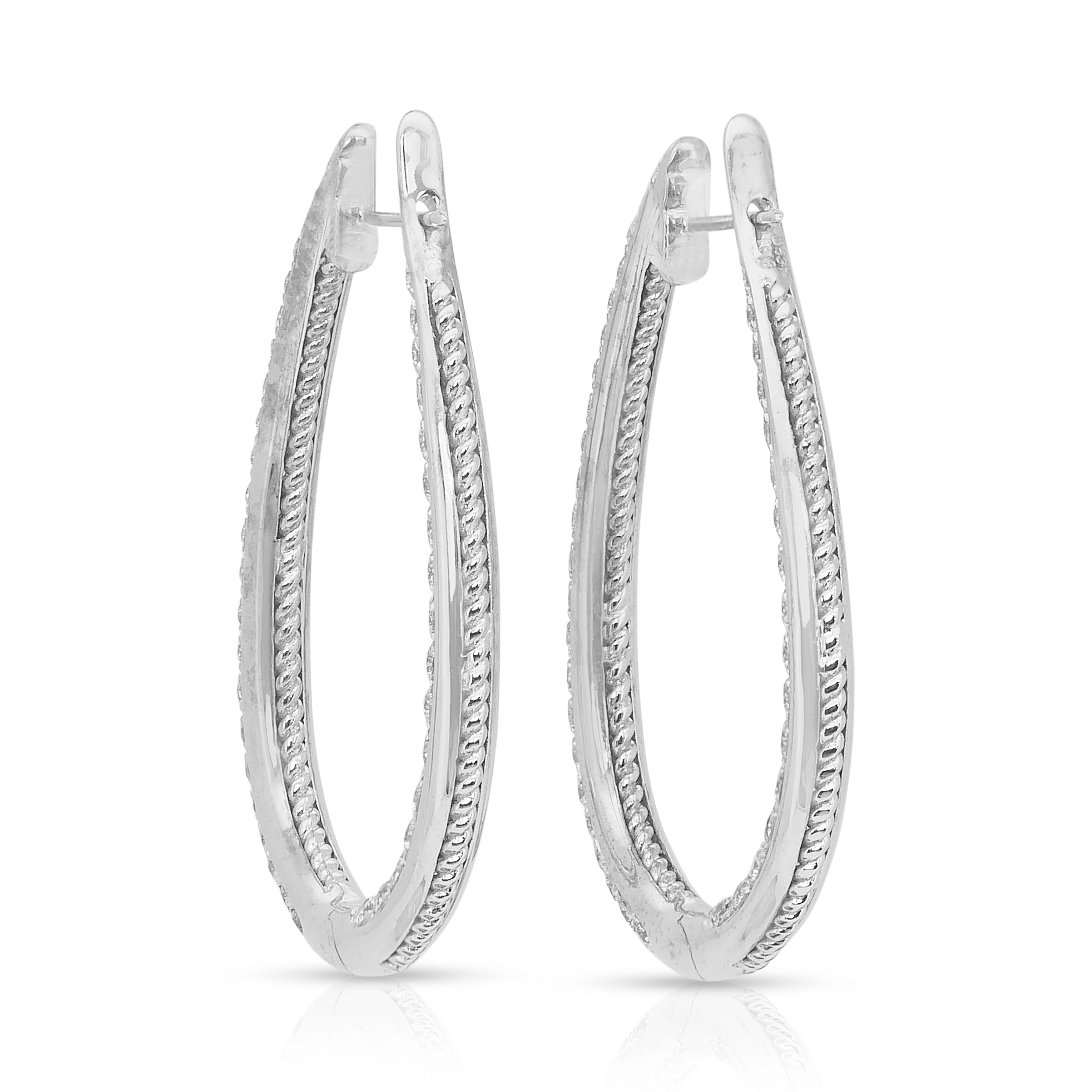 Boucles d'oreilles éblouissantes en or blanc 18 carats de 6,63 ct de diamants - certifiées IGI en vente 1