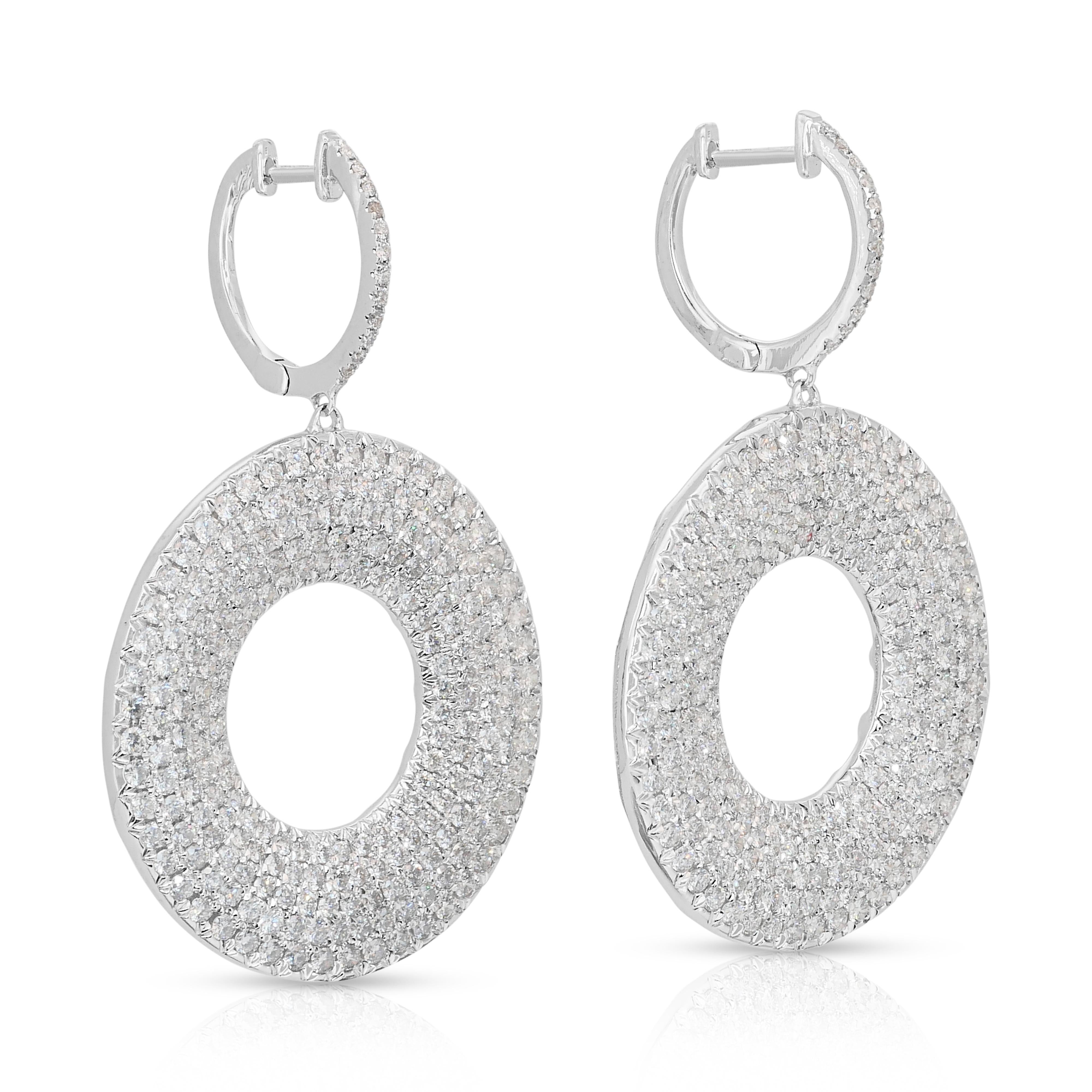 Donna Orecchini pendenti con diamanti da 7,12 carati in oro bianco 18 carati - certificati IGI in vendita