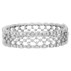 Dazzling 8.00ct Diamonds Bangle in 14k White Gold - IGI Certified