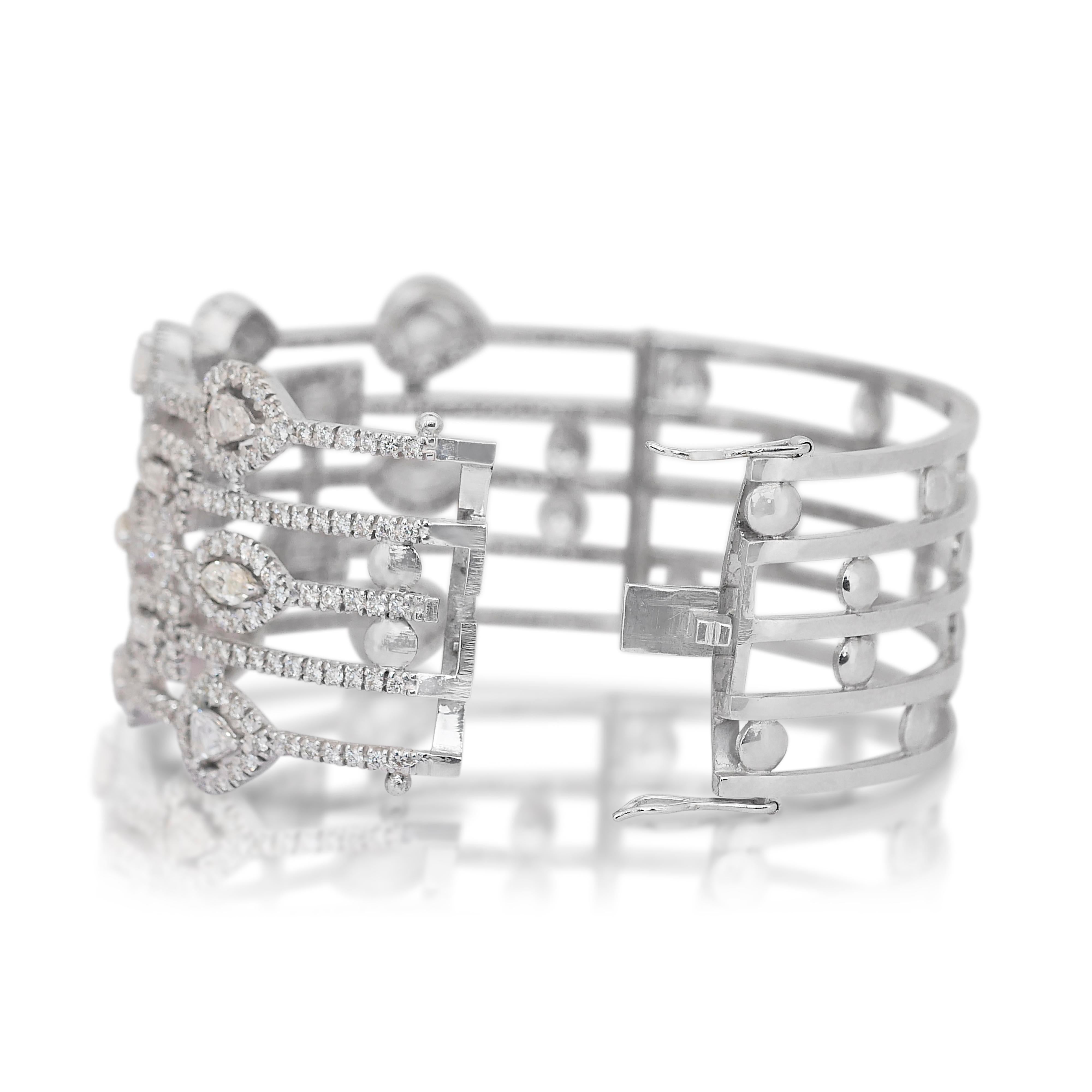 Dazzling 8.22ct Diamonds Bracelet in 14k White Gold - IGI Certified For Sale 2