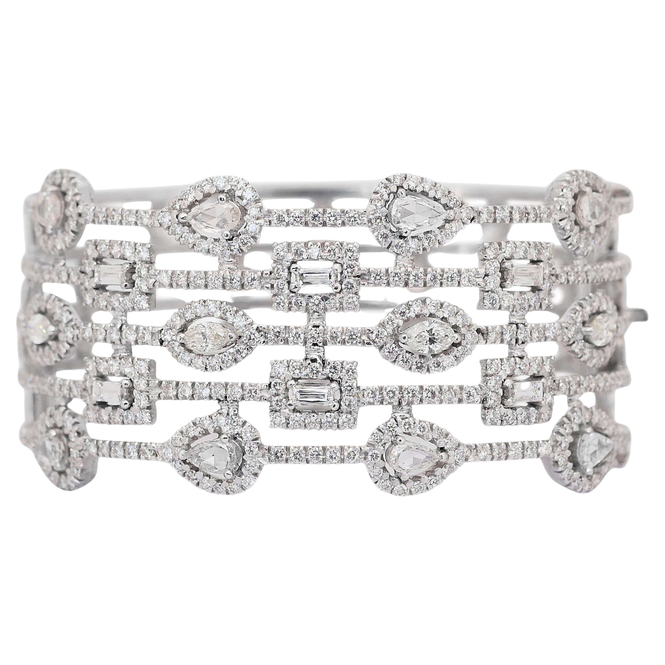 Dazzling 8.22ct Diamonds Bracelet in 14k White Gold - IGI Certified For Sale