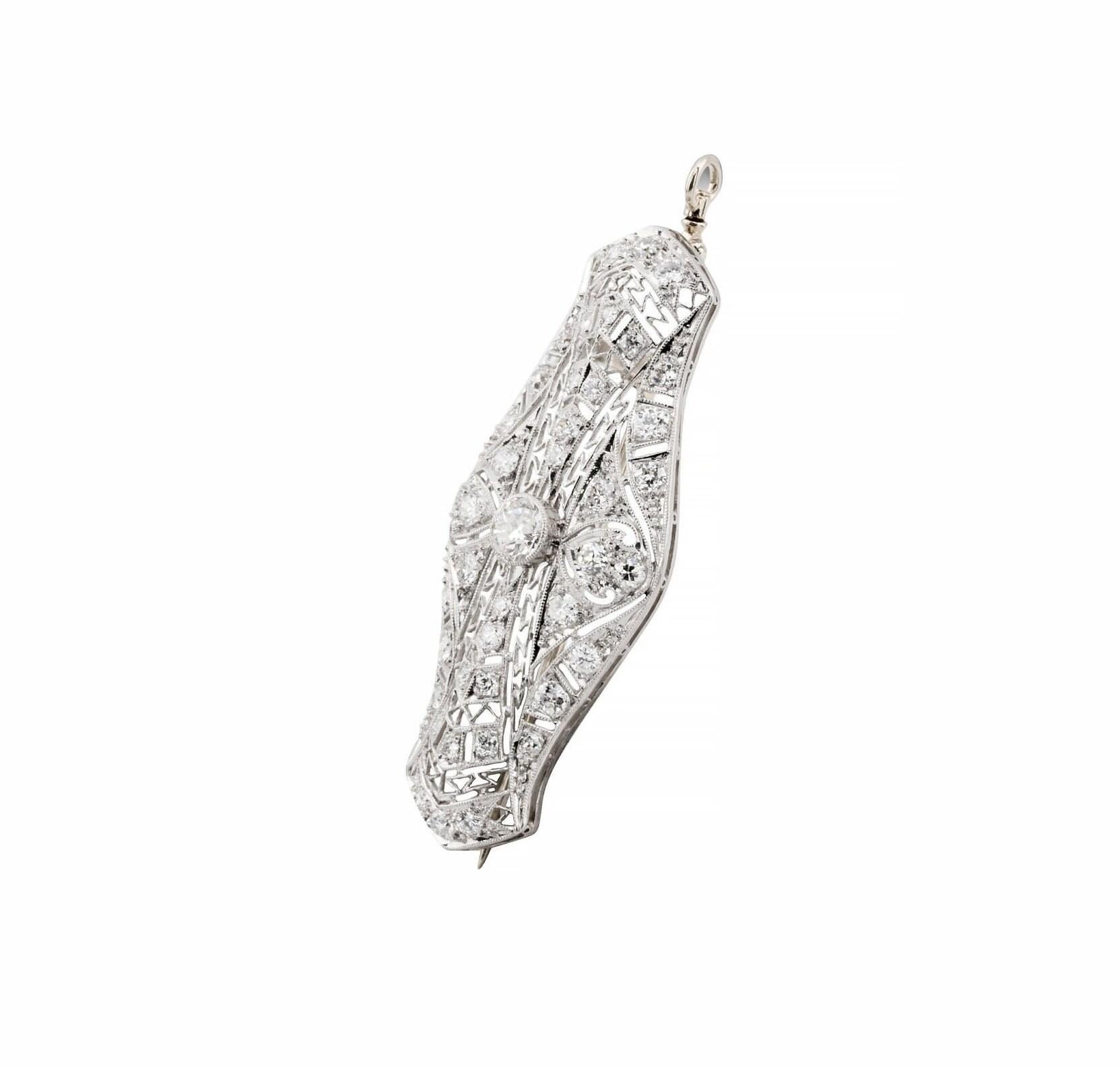 Taille vieille Europe Éblouissant pendentif filigrane Art déco en platine avec diamant taille européenne 2,70 carats en vente
