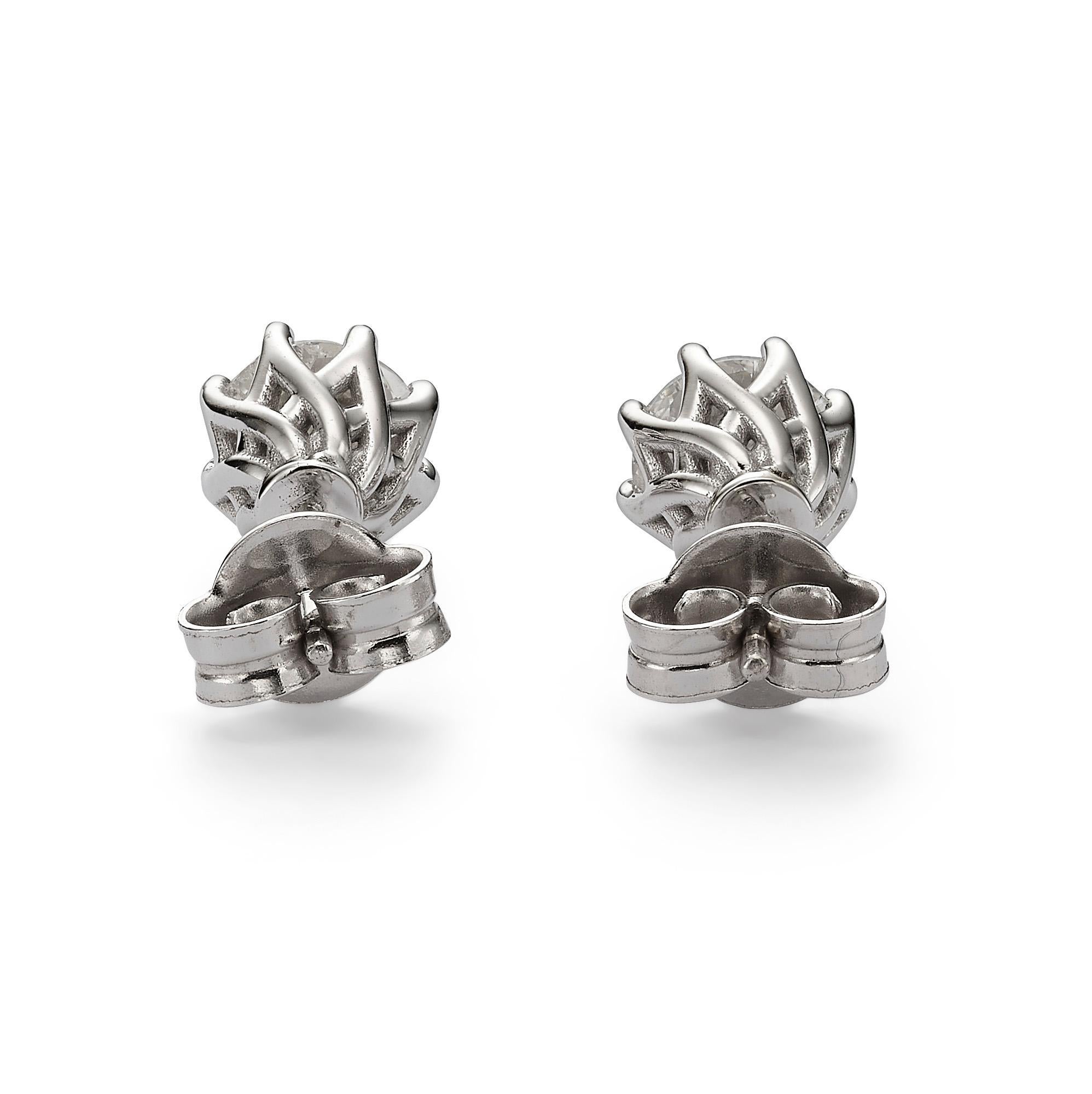 Dazzling Brilliance: 14k White Gold Stud Earrings with 1.41ctw E-F SI2 Diamonds In New Condition For Sale In רמת גן, IL