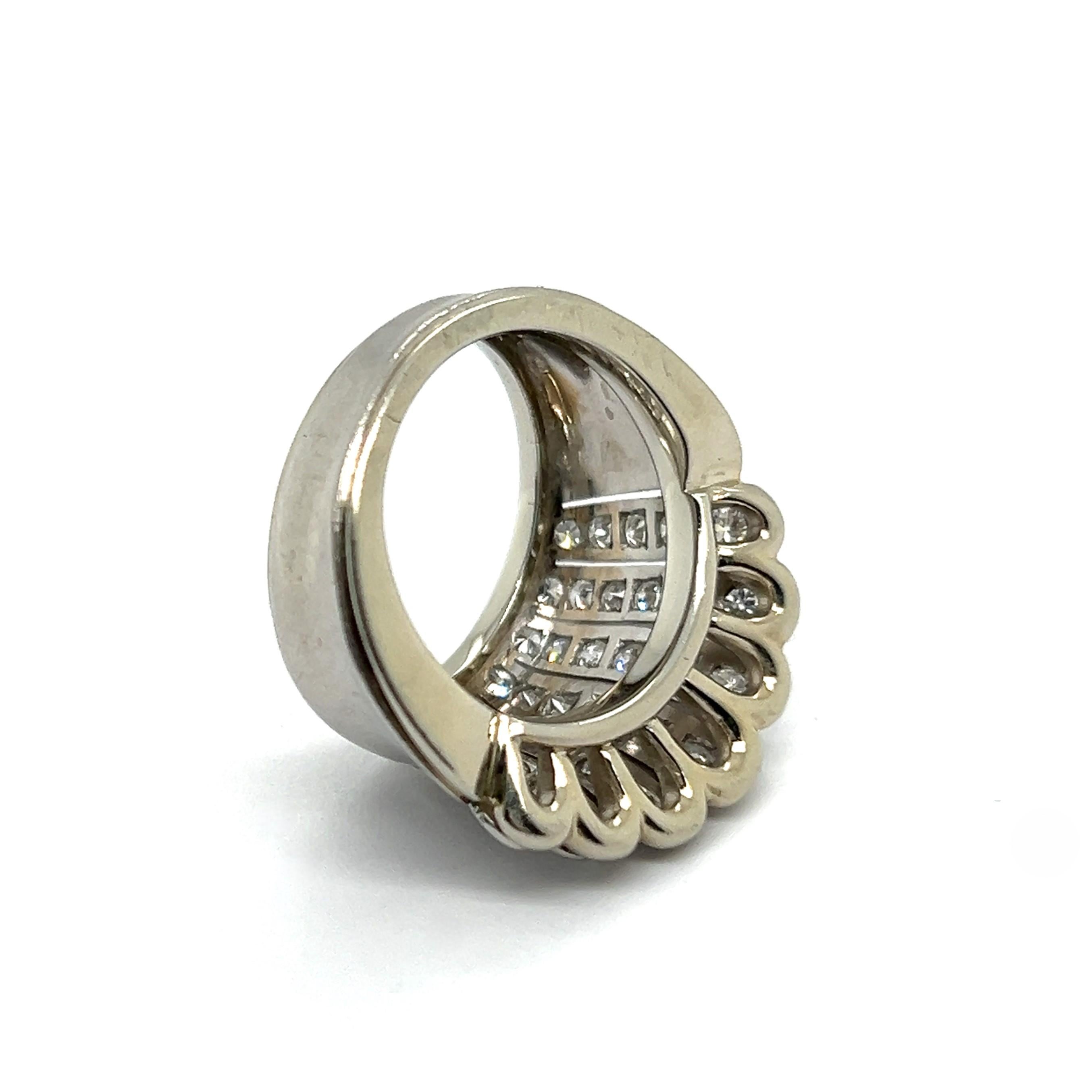 Anello corona con diamanti in oro bianco 18 carati in vendita 5