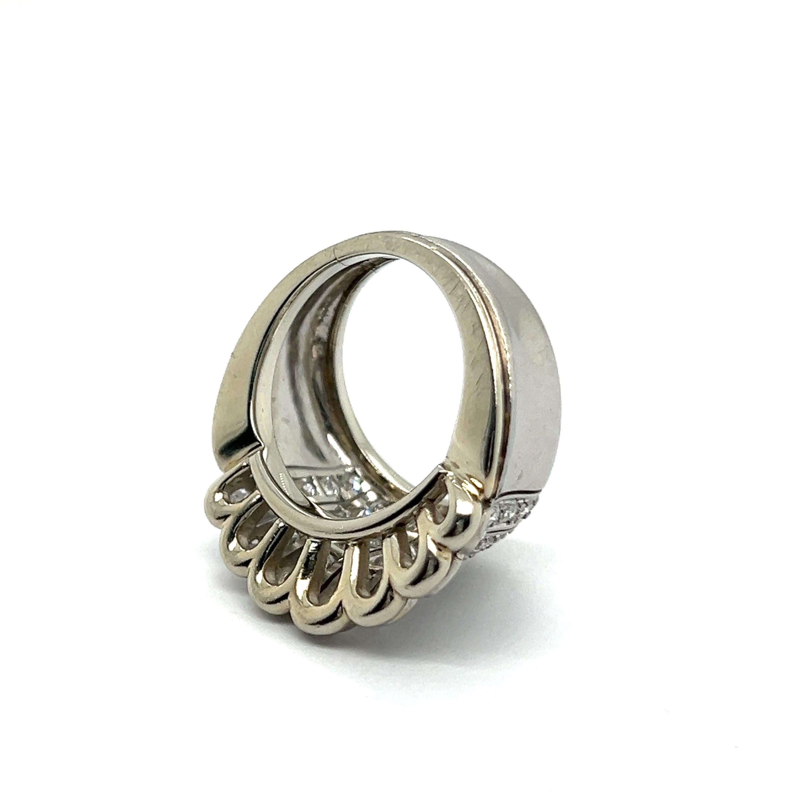 Anello corona con diamanti in oro bianco 18 carati in vendita 8
