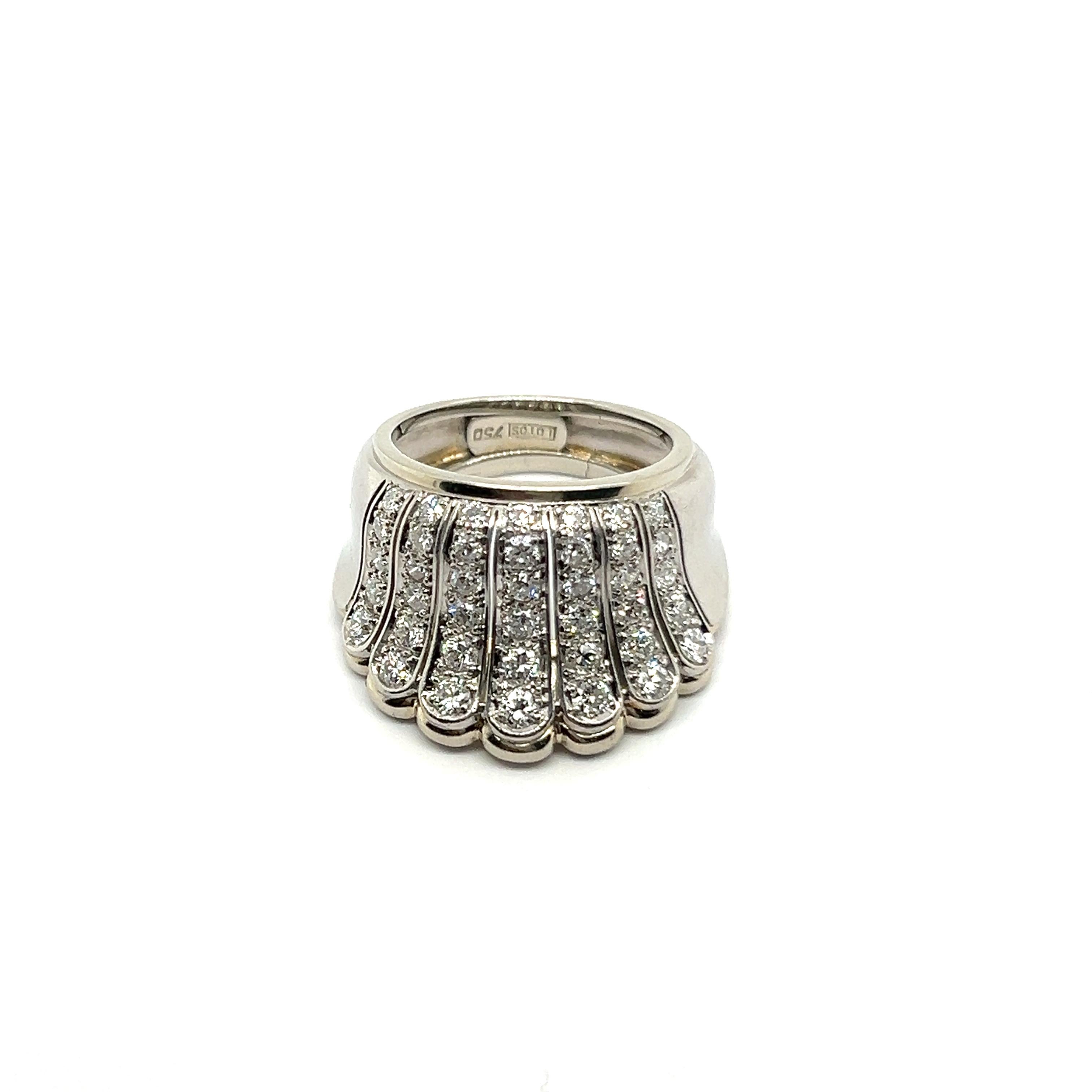 Anello corona con diamanti in oro bianco 18 carati in vendita 11