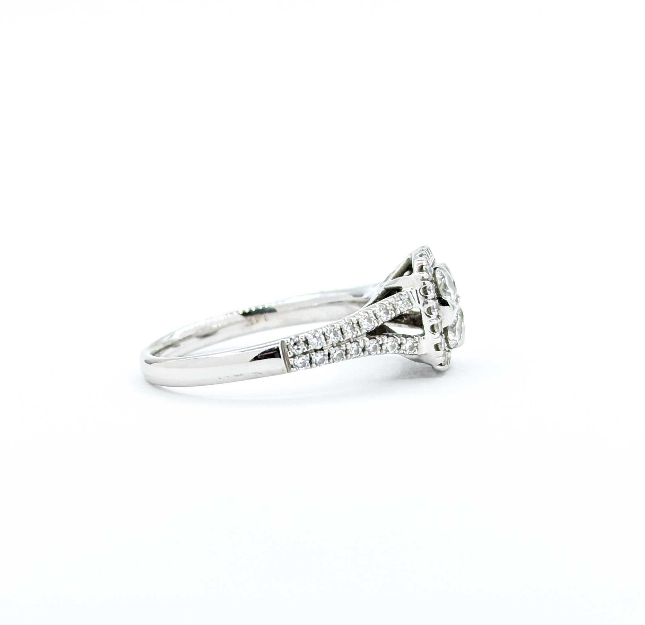 Schillernder Diamant-Cluster-Ring aus 14k Weißgold im Angebot 1