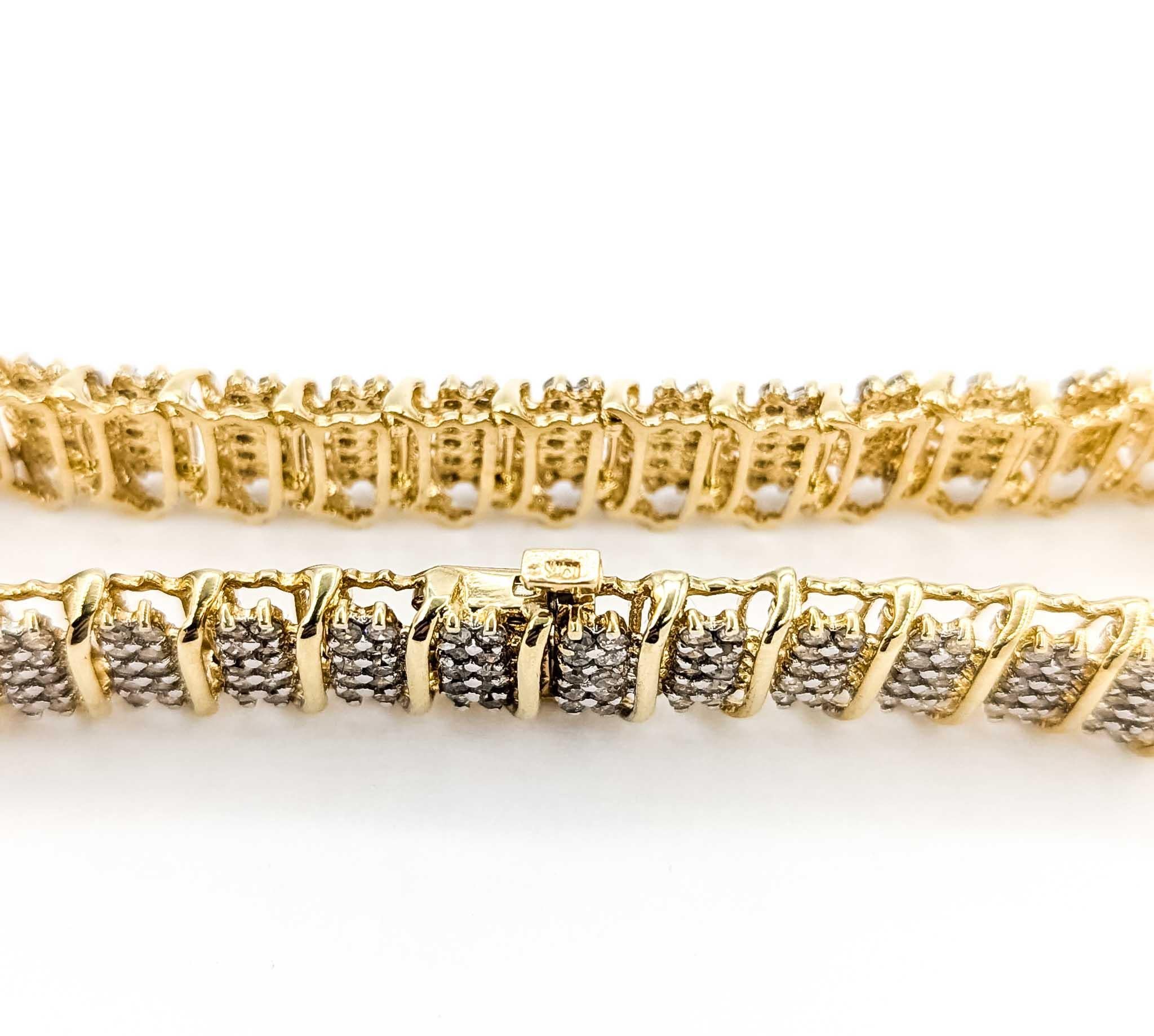 Bracelet en or jaune 10k à maillons ondulés et diamants éblouissants Pour femmes en vente