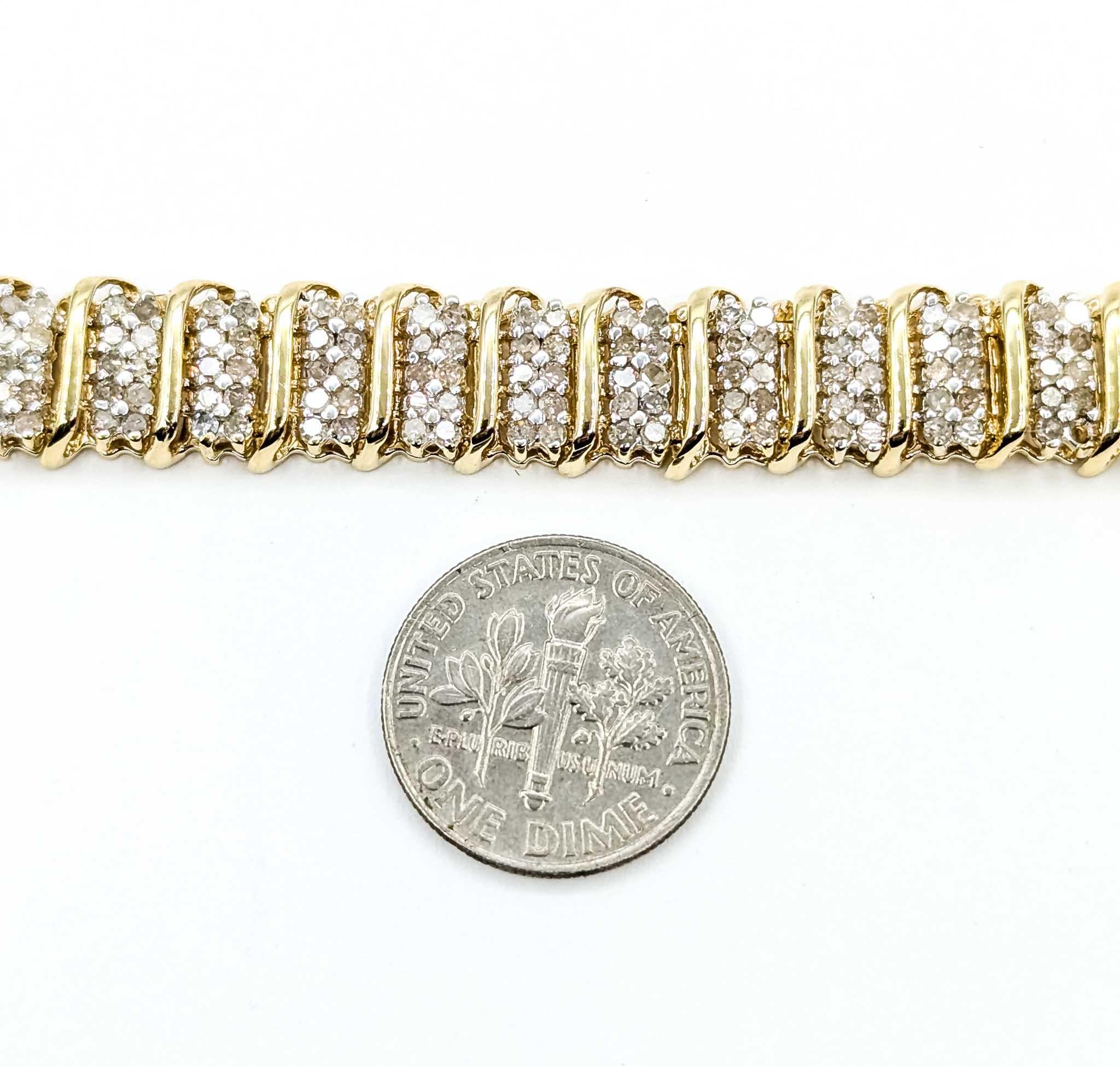 Bracelet en or jaune 10k à maillons ondulés et diamants éblouissants en vente 3