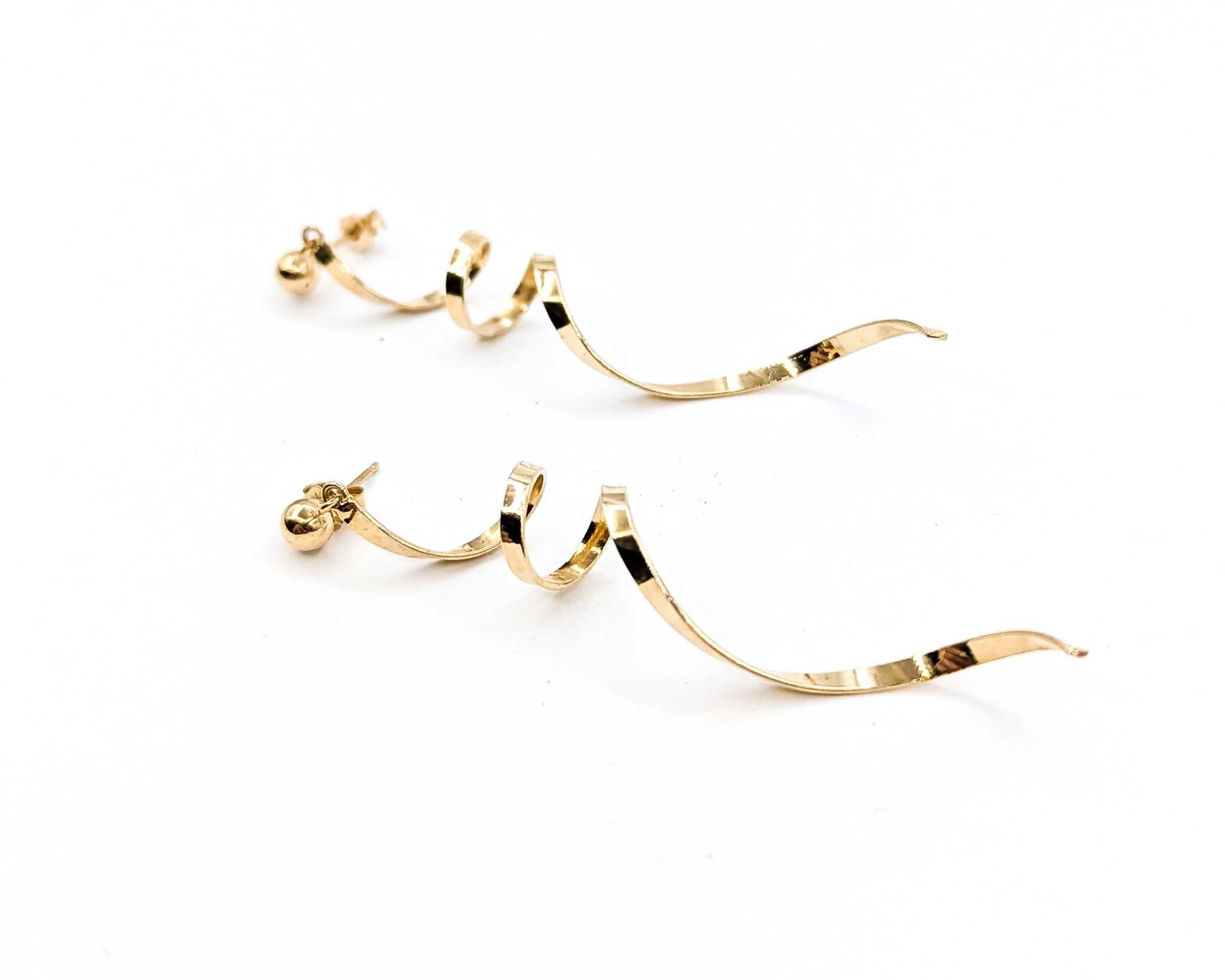 Boucles d'oreilles éblouissantes Tourbillons or jaune 14k Pour femmes en vente
