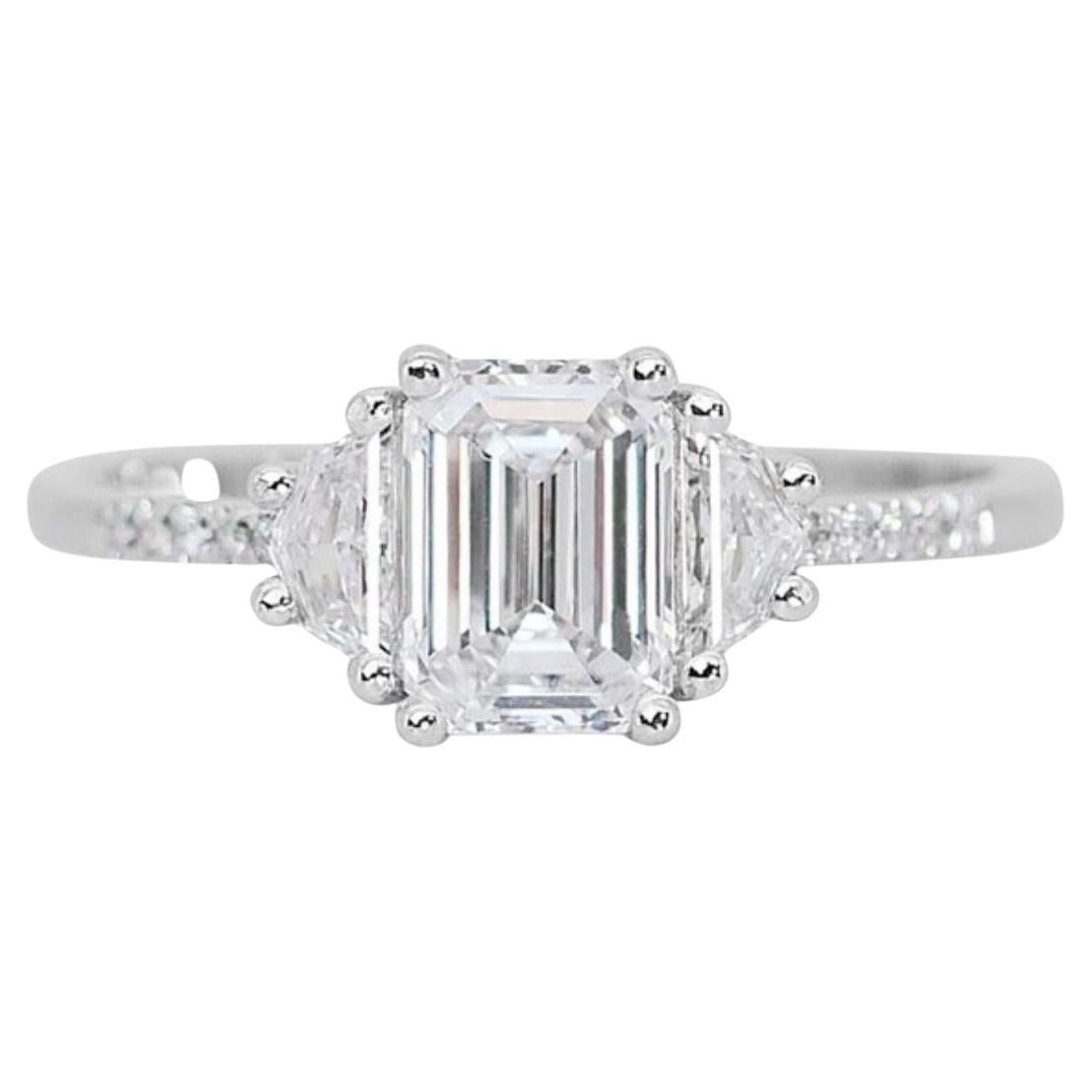 Elegance éblouissante : bague à diamant émeraude de 1 carat avec accents exquis