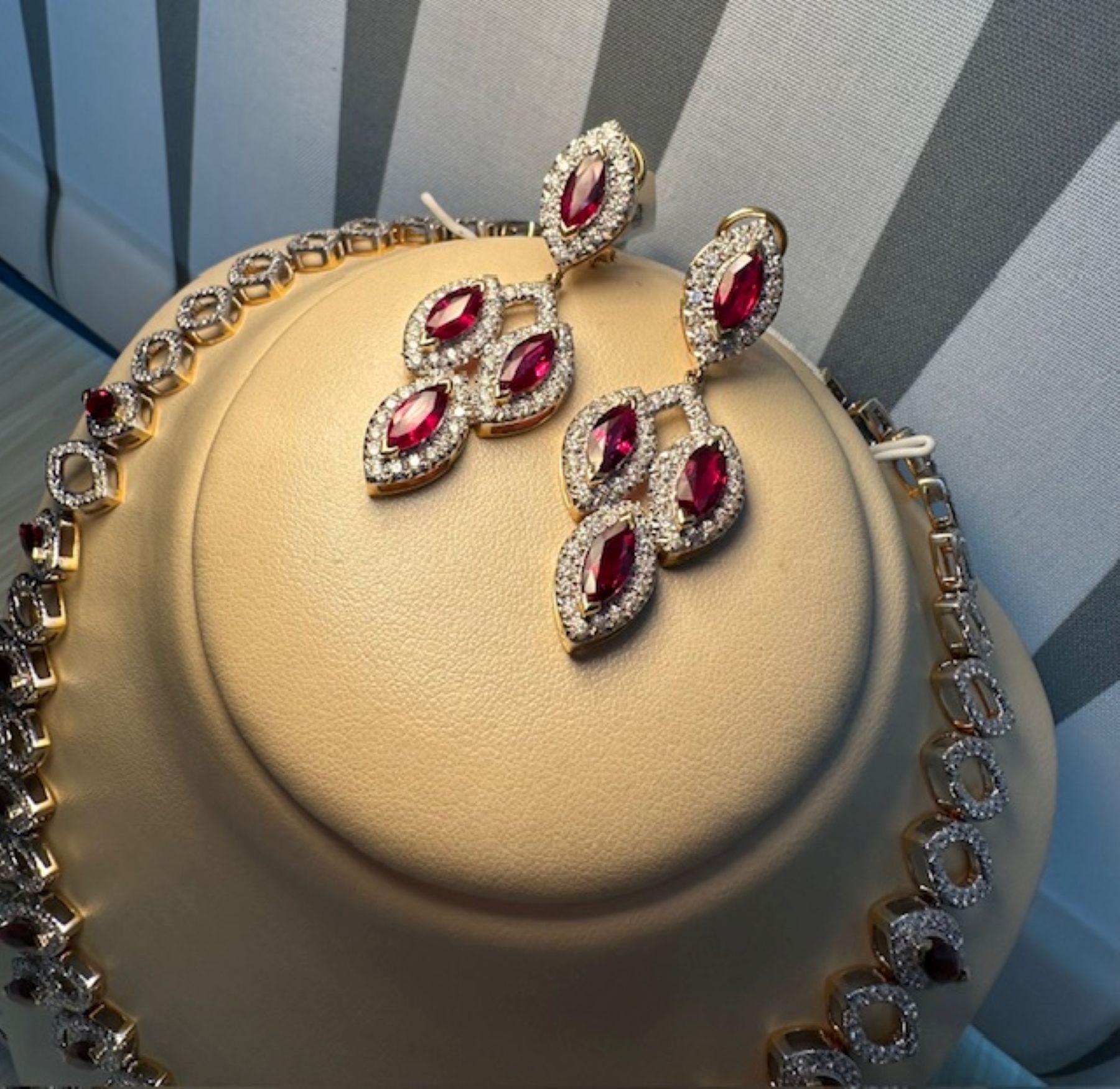 Schillernde Eleganz in  31,16 Karat Rubin & 13,04 Karat Diamant im Angebot 2