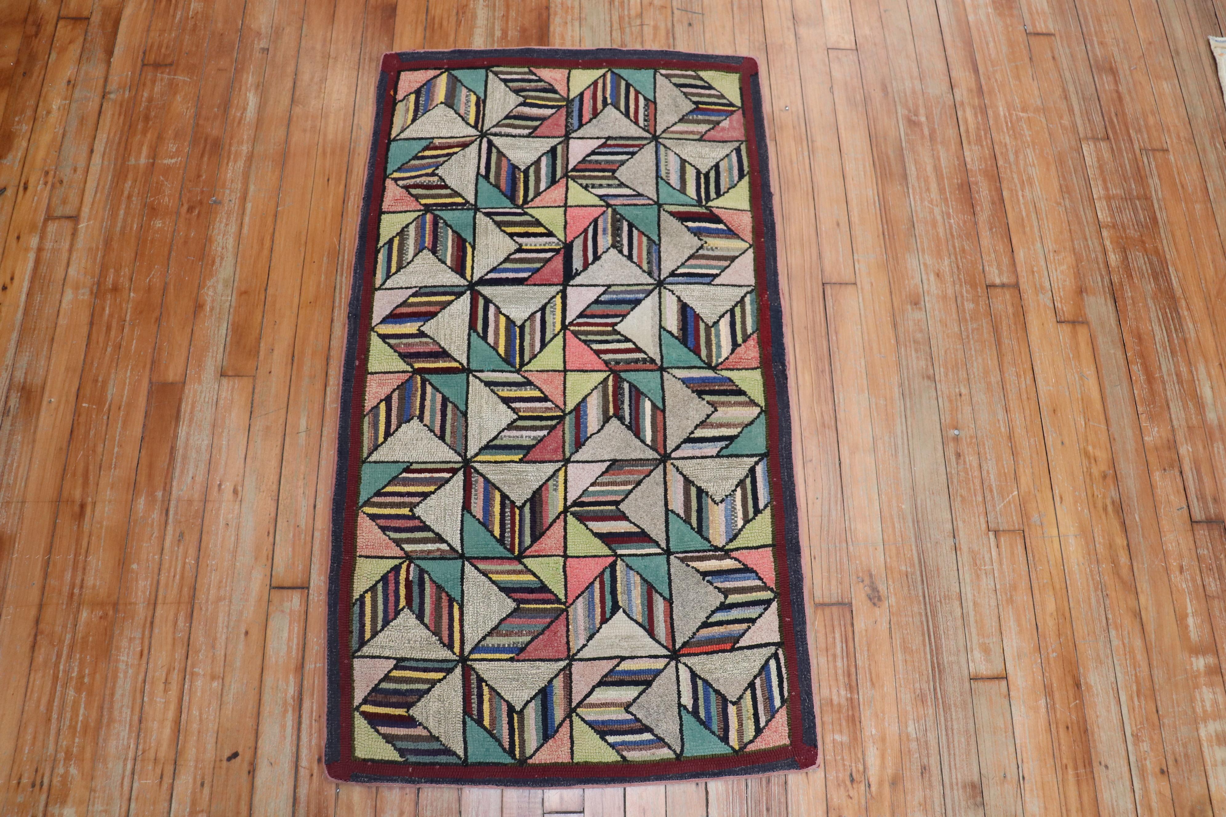 Dazzling Geometric American Hooked Scatter Rug In Good Condition For Sale In New York, NY