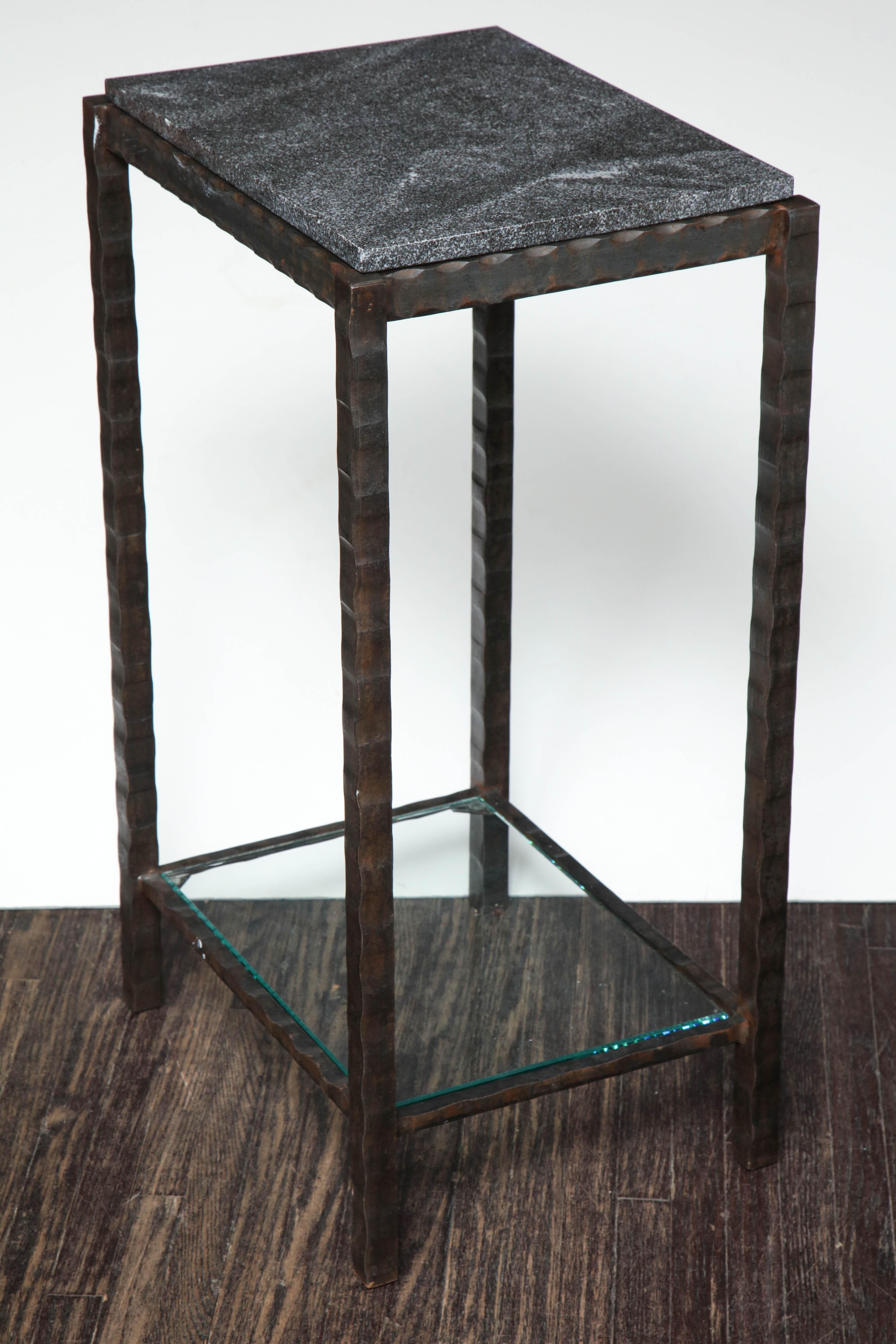 Dazzling Granite Side Table in Hammered Steel Frame In Excellent Condition In New York, NY