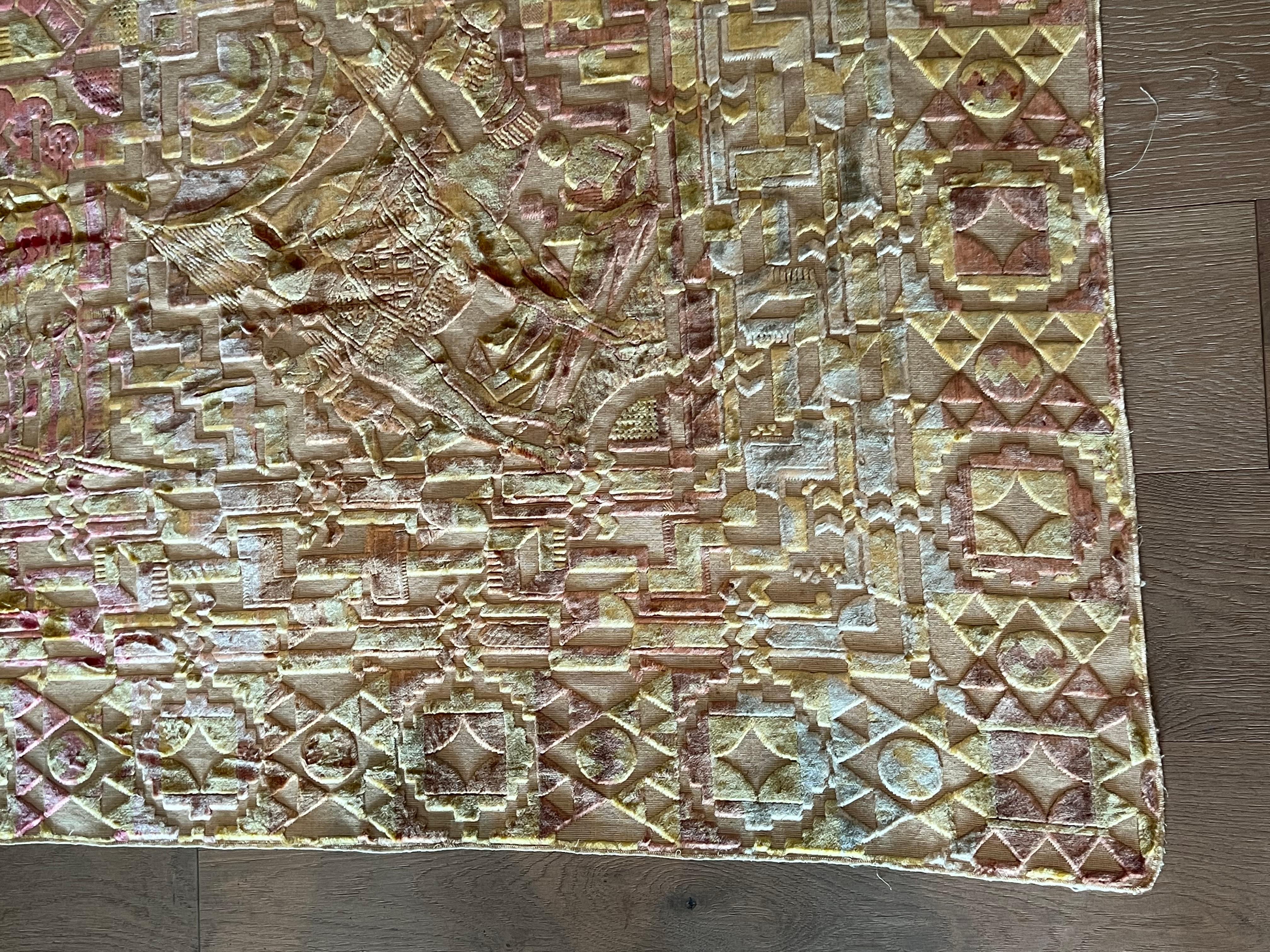 Schillernder Wandteppich aus geschliffenem italienischem Samt mit arabischem Motiv (Seide) im Angebot