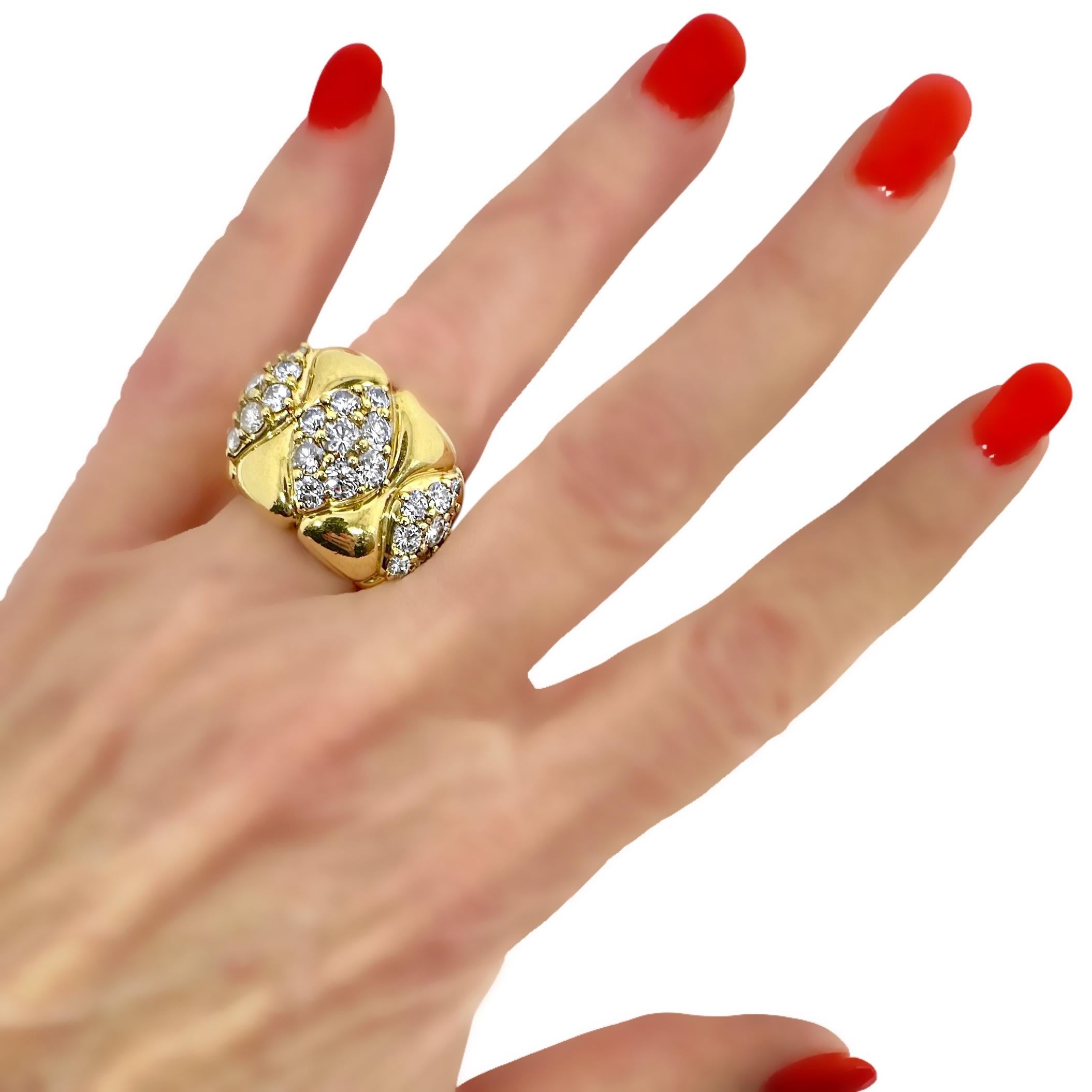Éblouissante bague de cocktail vintage en or 18 carats et diamants par Jose HESS en vente 4