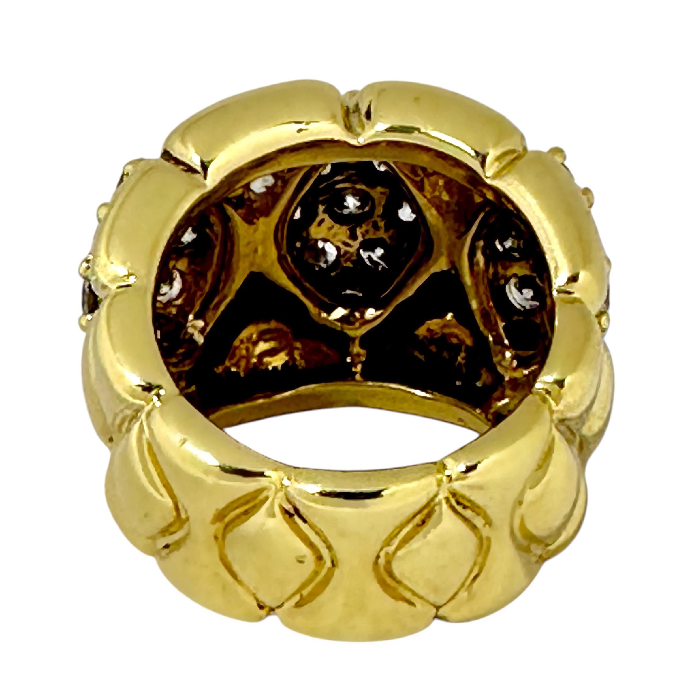 Taille brillant Éblouissante bague de cocktail vintage en or 18 carats et diamants par Jose HESS en vente