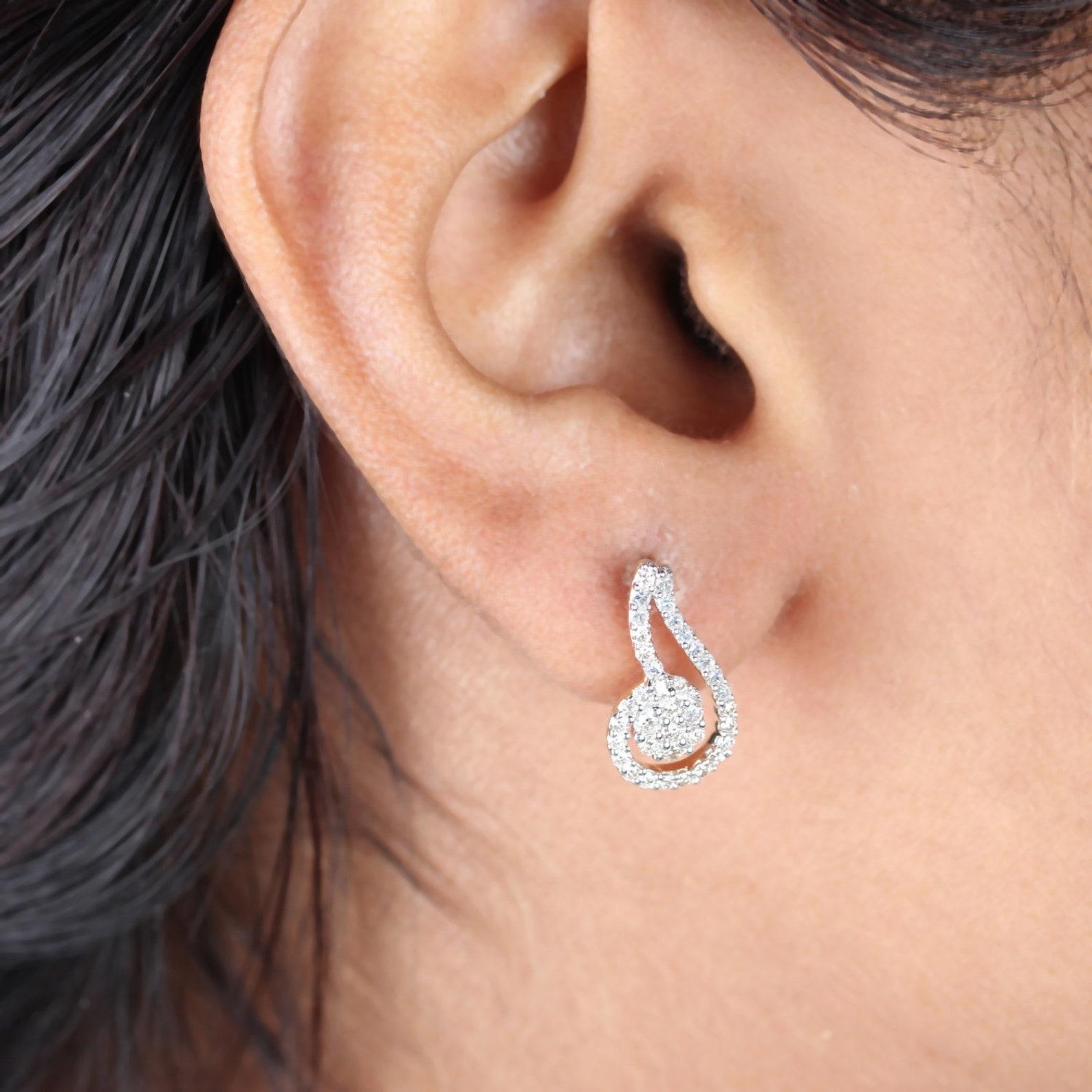 Boucles d'oreilles de mariage en or jaune 14 carats et diamants naturels éblouissants 1 paire. en vente 1