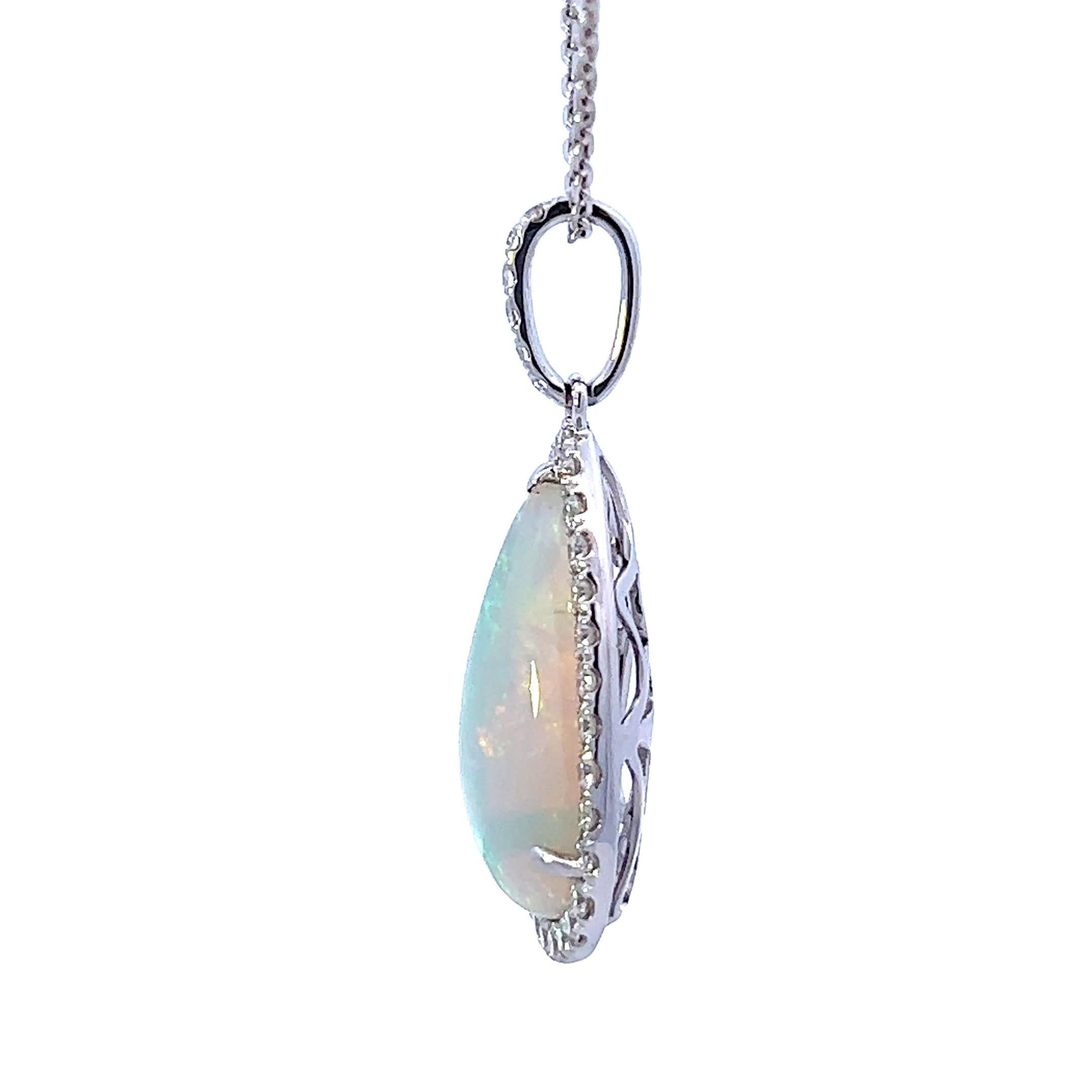 Ciondolo di opalite abbagliante in vendita 1