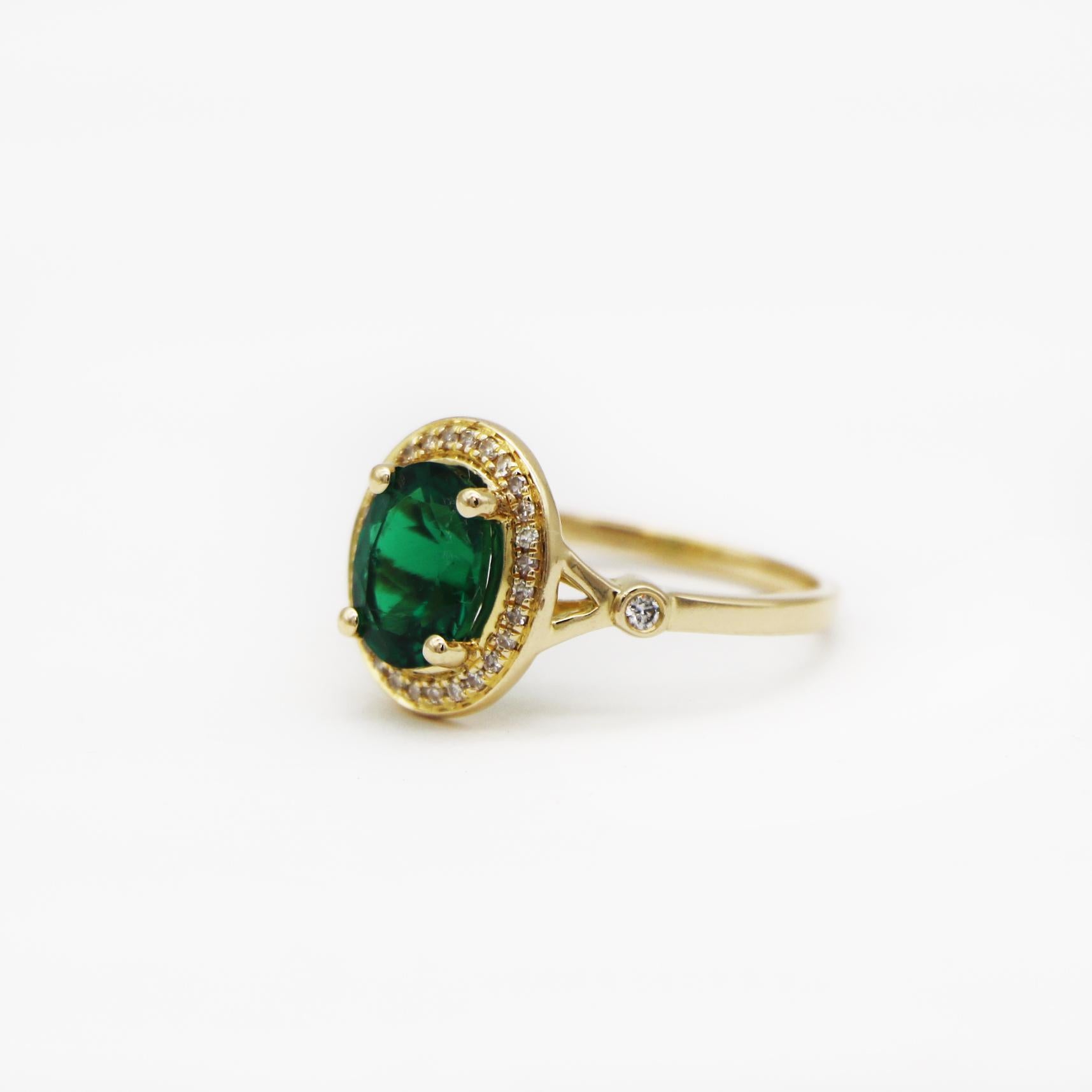 Dazzlingrock Collection'S
14K Gelbgold
Smaragd aus dem Labor
Ca. 9 x 7 mm Ovales Design
Ringgröße: 7
Gesamtgewicht: ca. 3,5 Gramm
In großartig aussehendem Zustand
Abnutzung im Einklang mit der Zeit und einigem leichten Gebrauch
wie Schrammen oder
