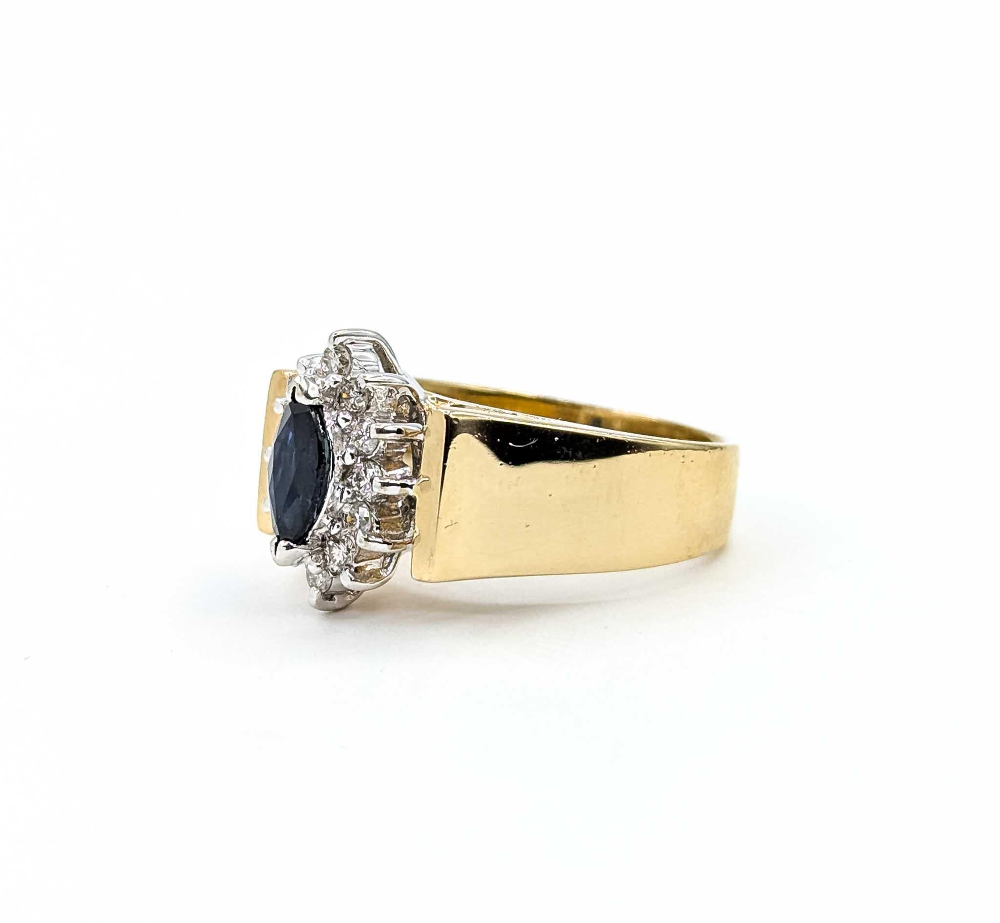 Deslumbrante Anillo de Zafiro y Diamantes en Halo de Oro Amarillo de 14k

Te presentamos nuestro cautivador Anillo de Zafiro y Diamantes, meticulosamente elaborado en la radiante calidez del oro amarillo de 14k. Encarnación de la elegancia y la
