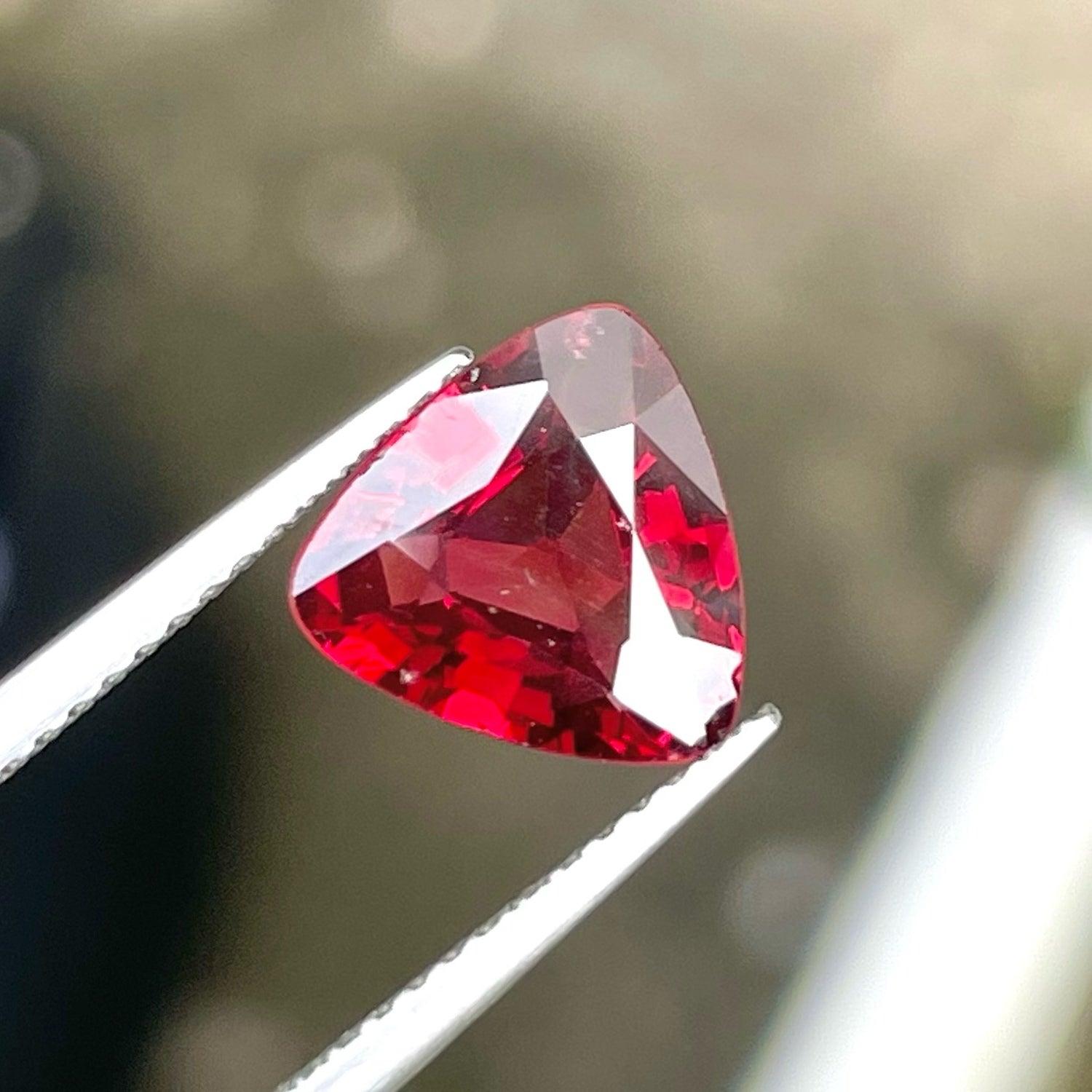 roter spinell schmuck