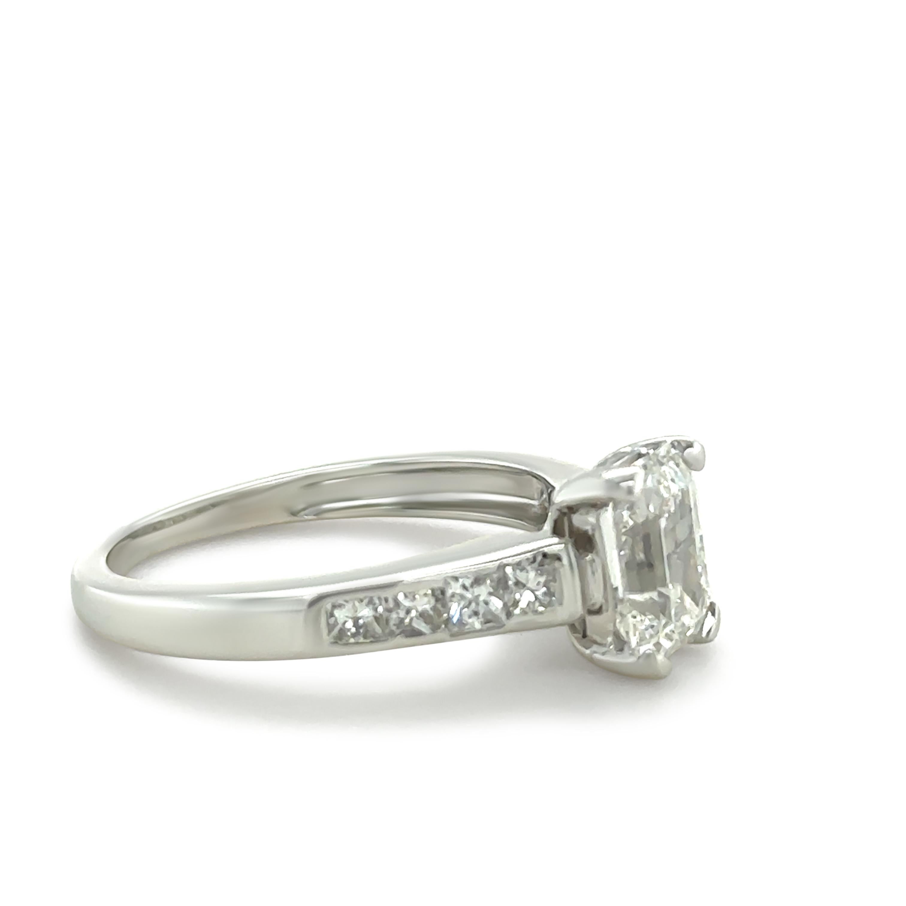 DCLA Bague de fiançailles en or blanc 18ct et platine avec diamant 1,94ct Excellent état - En vente à SYDNEY, NSW