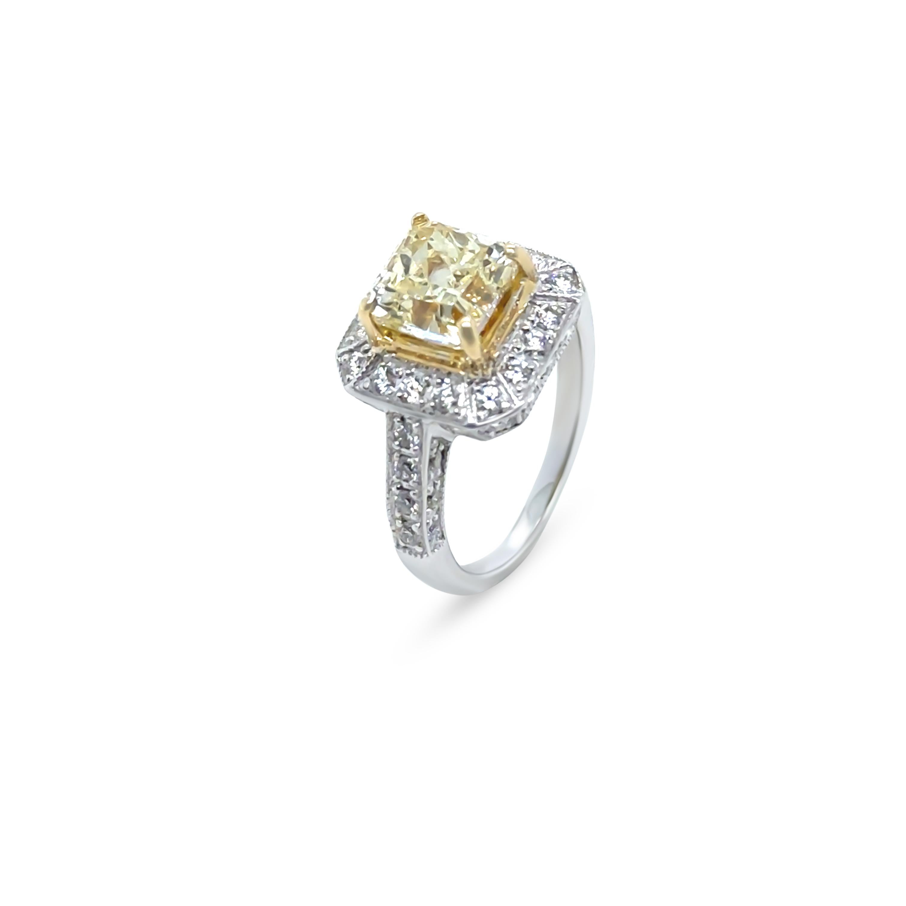 DCLA Bague de fiançailles en or blanc 18 carats avec diamant jaune fantaisie 2,53 carats en vente 1