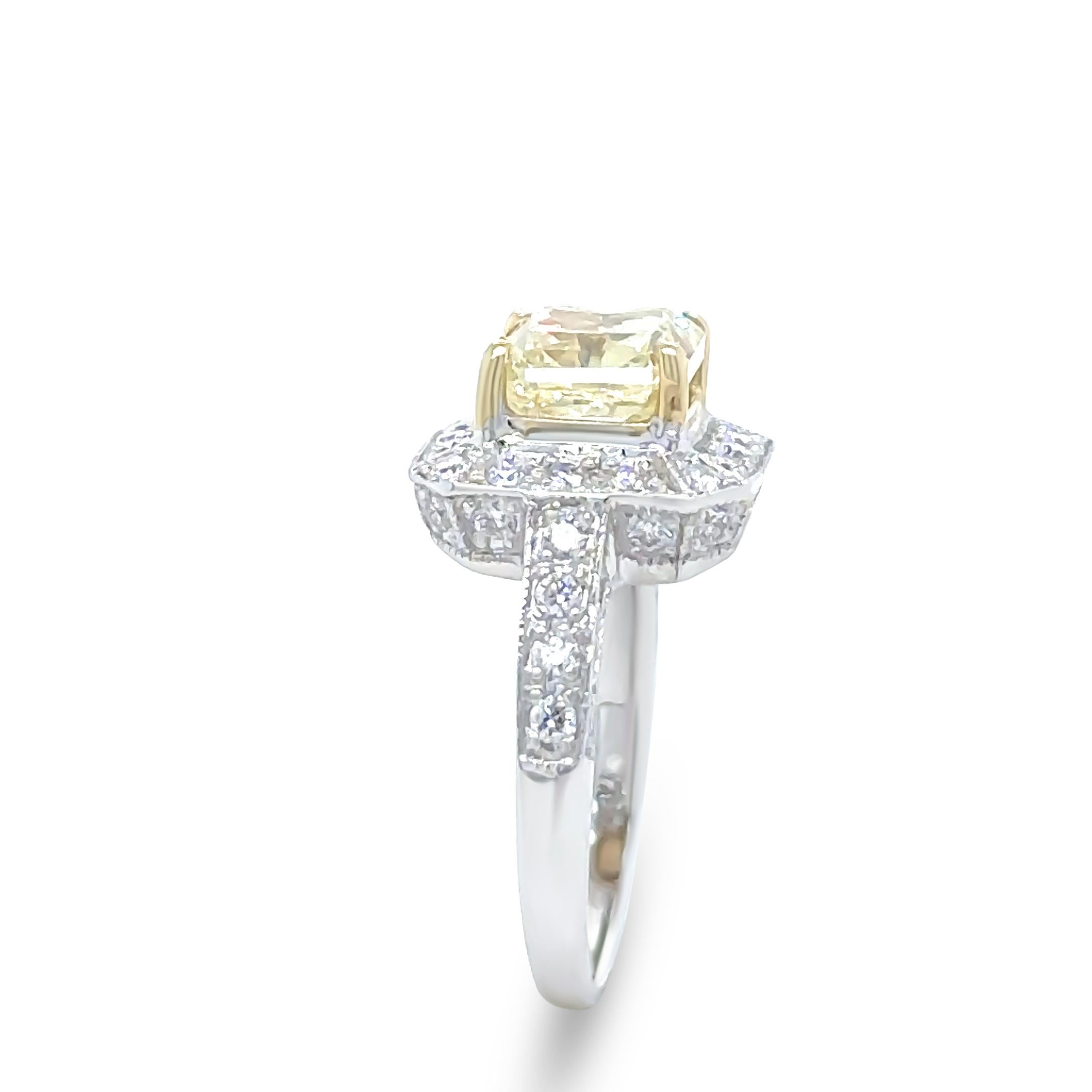 DCLA Bague de fiançailles en or blanc 18 carats avec diamant jaune fantaisie 2,53 carats en vente 4