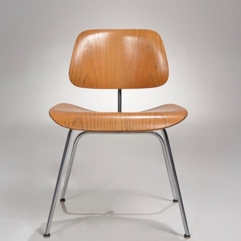 Molded DCM Chair by Charles and Ray Eames for Herman Miller For Sale