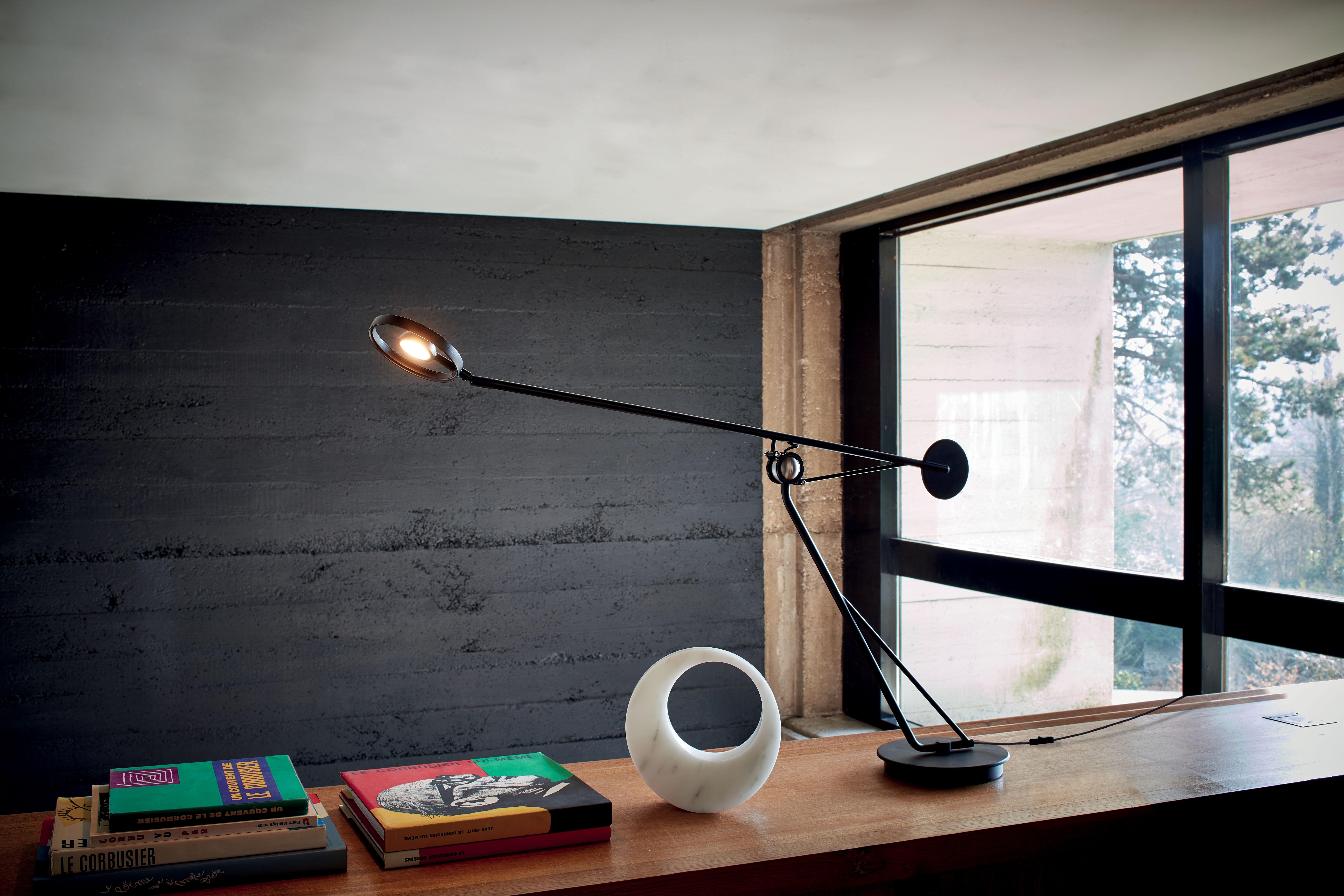 DCW Editions Aaro Table Lamp in Black Anodized Aluminium by Simon Schmitz In New Condition For Sale In Brooklyn, NY