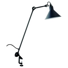 DCW Editions La Lampe Gras N°201 Lampe à poser conique avec bras noir et abat-jour bleu