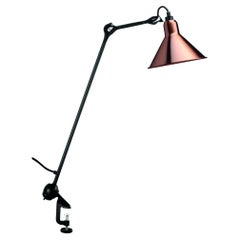 DCW Editions La Lampe Gras N°201 Lampe à poser conique avec bras noir et abat-jour cuivre