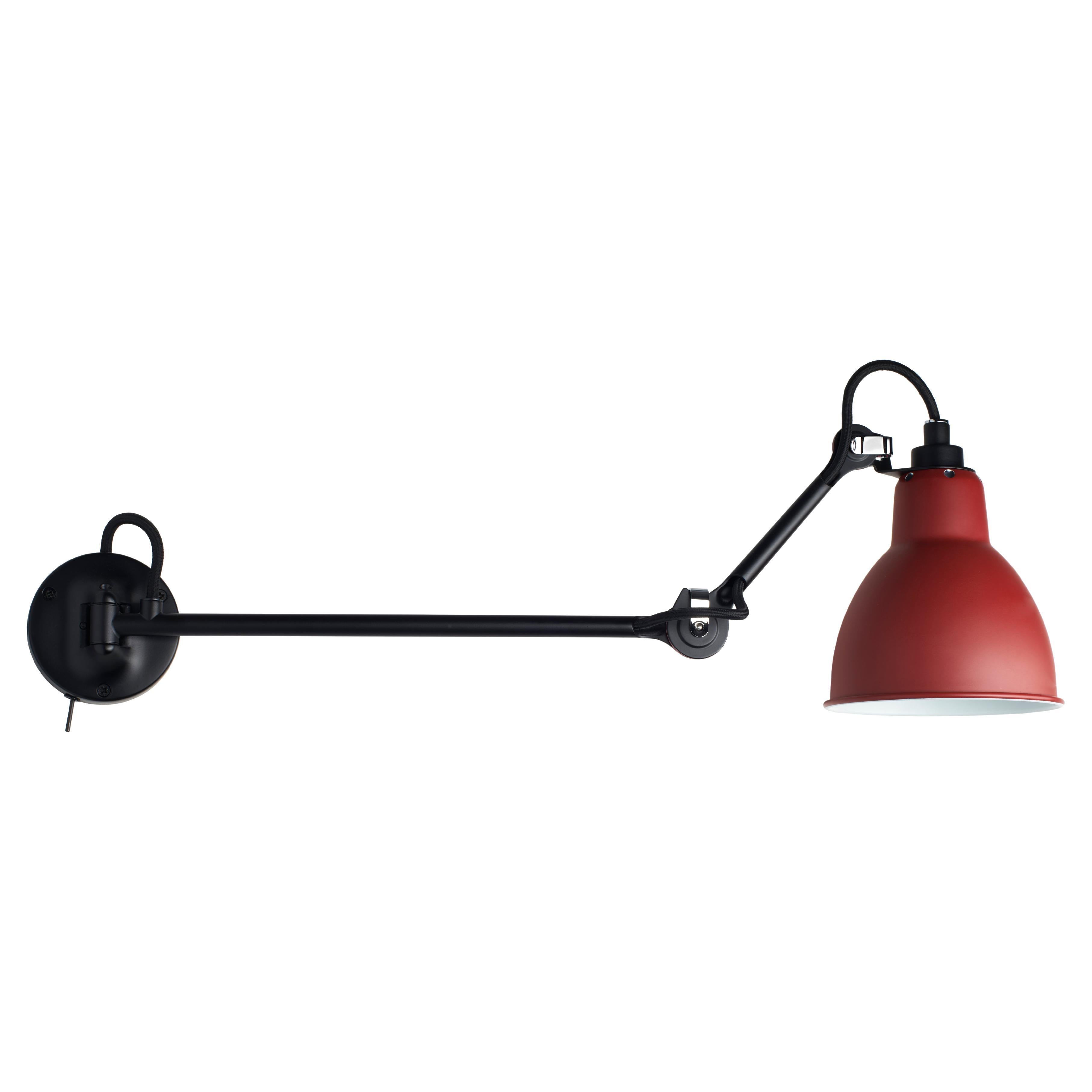 DCW Editions La Lampe Gras N°204 L40 SW Wandleuchte mit schwarzem Stahlarm und rotem Schirm