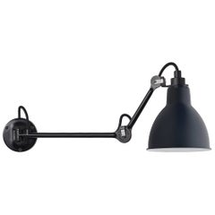 DCW Editions La Lampe Gras N°204 L40 Lámpara de pared con brazo de acero negro y pantalla azul