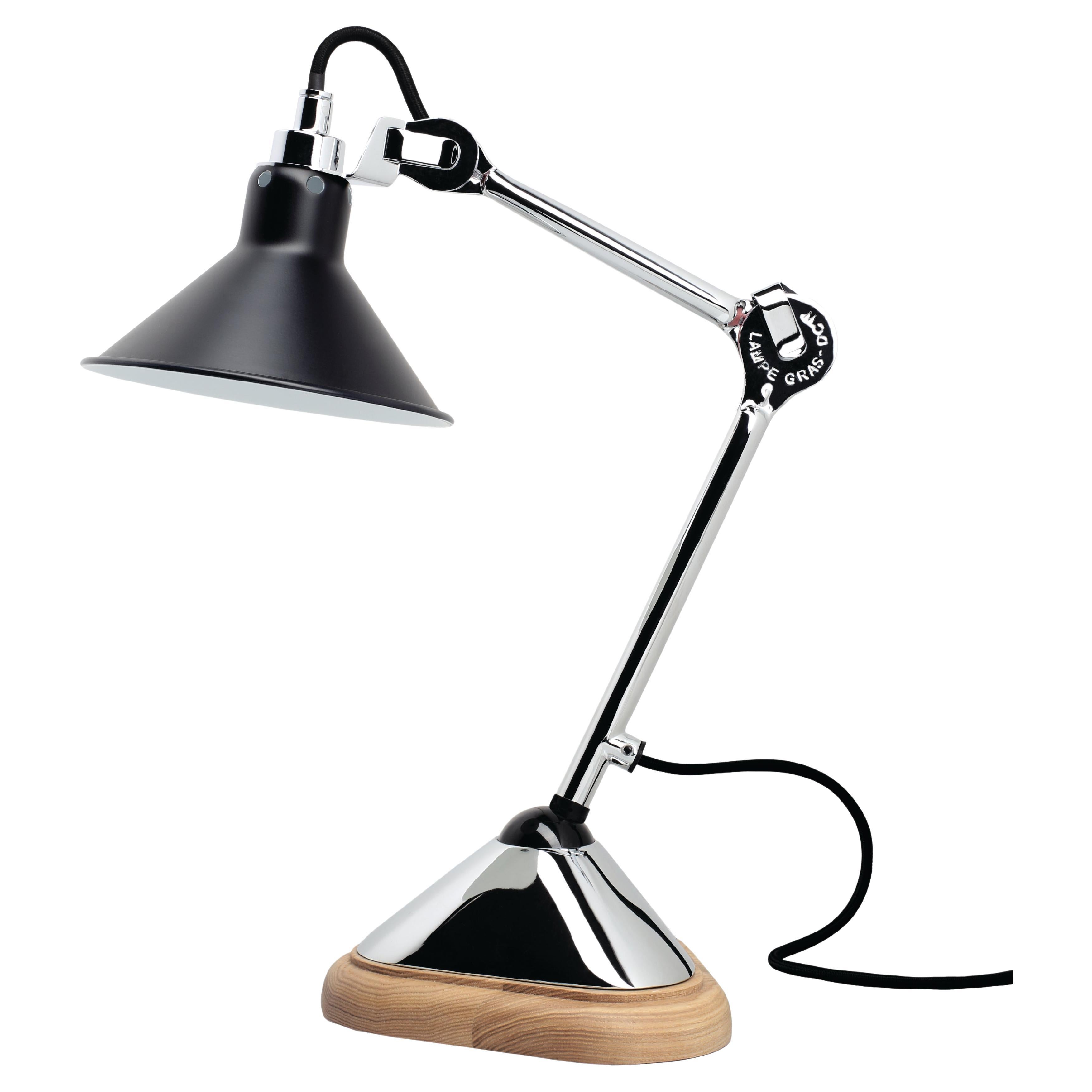 DCW Editions La Lampe Gras N°207 Konische Tischlampe mit Chromarm und schwarzem Schirm