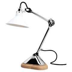 DCW Editions La Lampe Gras N°207 Konische Tischleuchte mit Chromarm und weißem Schirm