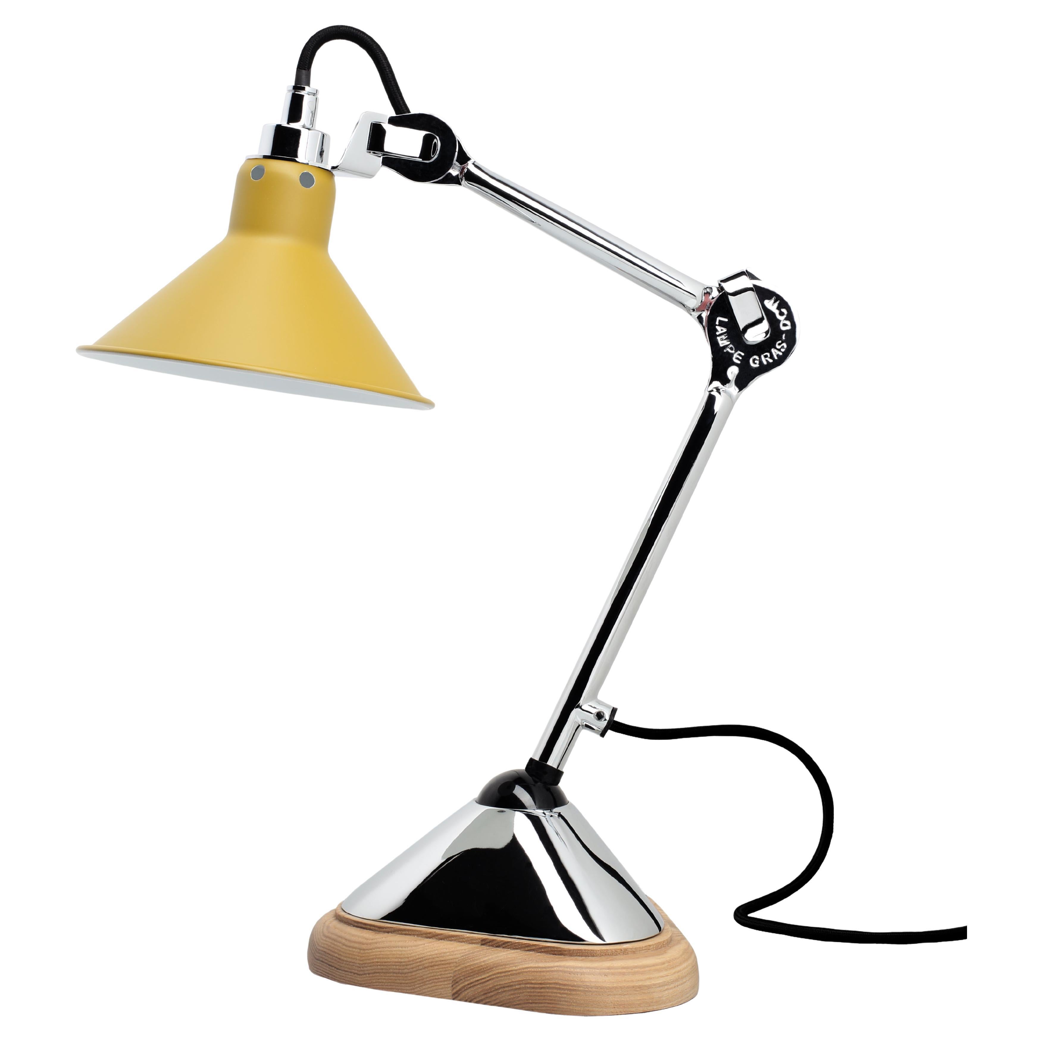DCW Editions La Lampe Gras N°207 Konische Tischlampe mit Chromarm und gelbem Schirm im Angebot