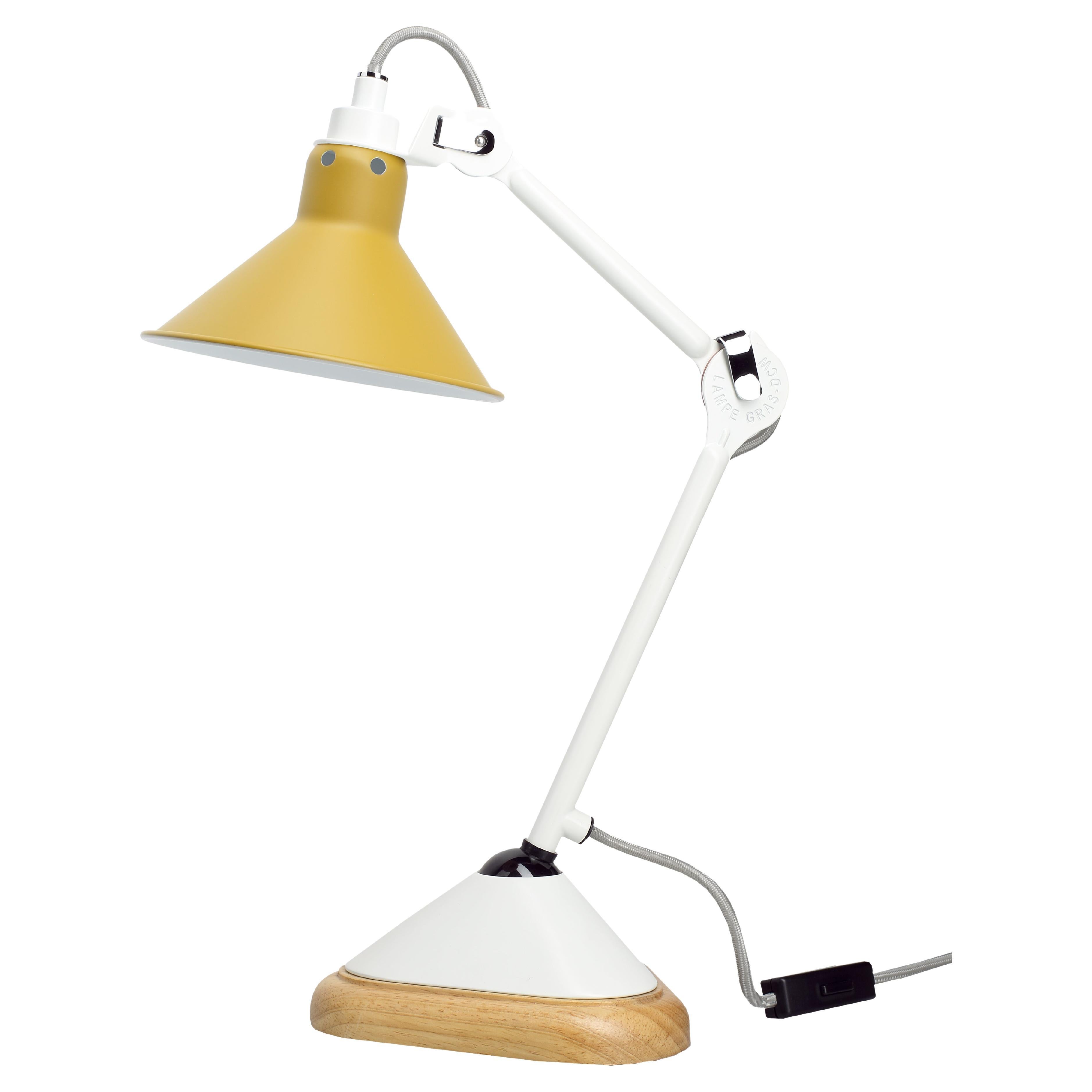 DCW Editions La Lampe Gras N°207 Konische Tischlampe mit weißem Arm und gelbem Schirm