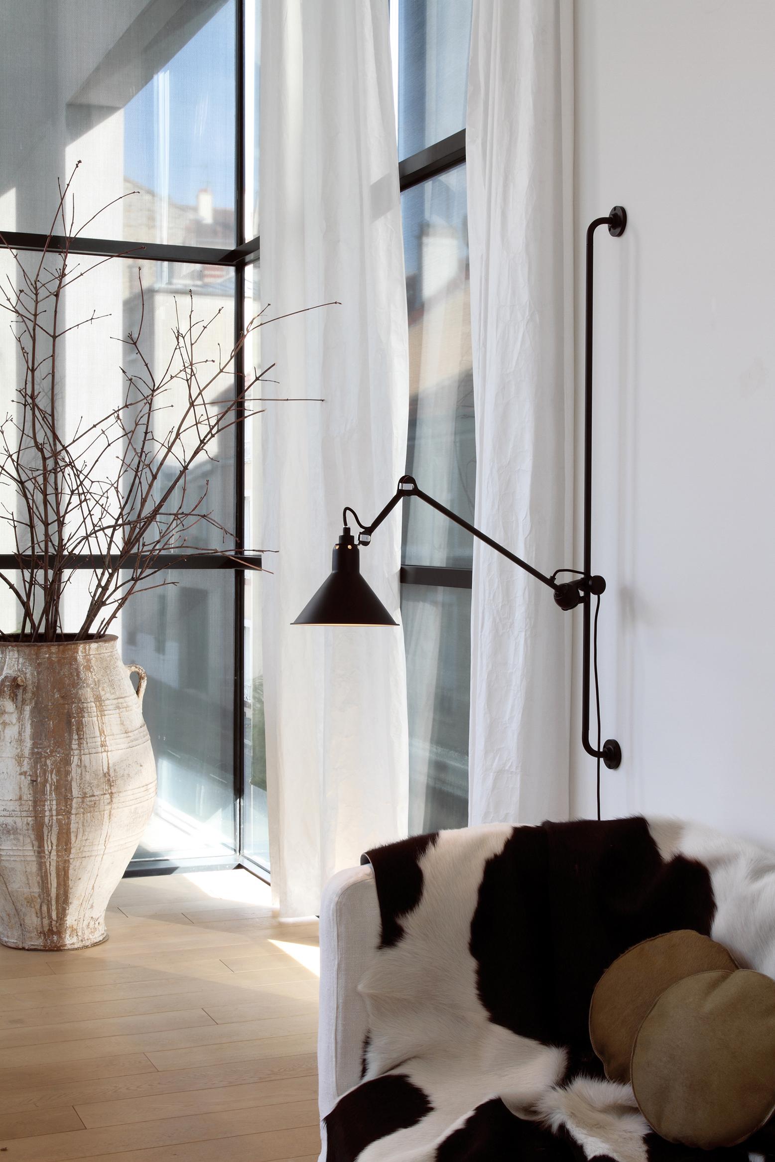 DCW Editions La Lampe Gras N°214 Konische Wandleuchte in Schwarz und gelbem Schirm 2