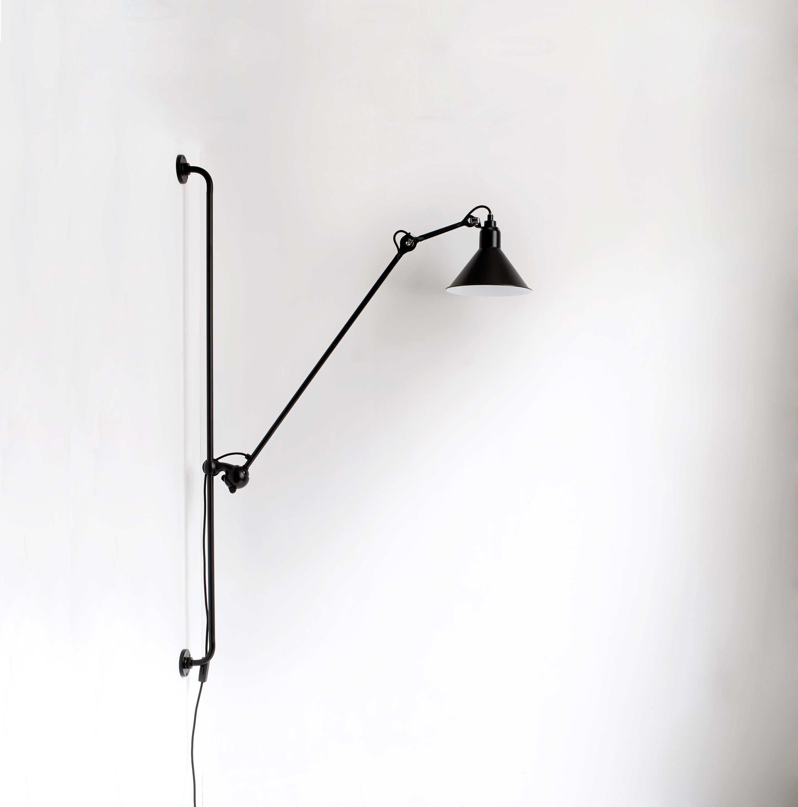 DCW Editions La Lampe Gras N°214 Konische Wandleuchte mit schwarzem Stahlarm und weißem Lampenschirm von Bernard-Albin Gras
 
 1921 entwirft Bernard-Albin GRAS eine Reihe von Lampen für den Einsatz in Büros und in der Industrie. Die GRAS-Lampe, wie