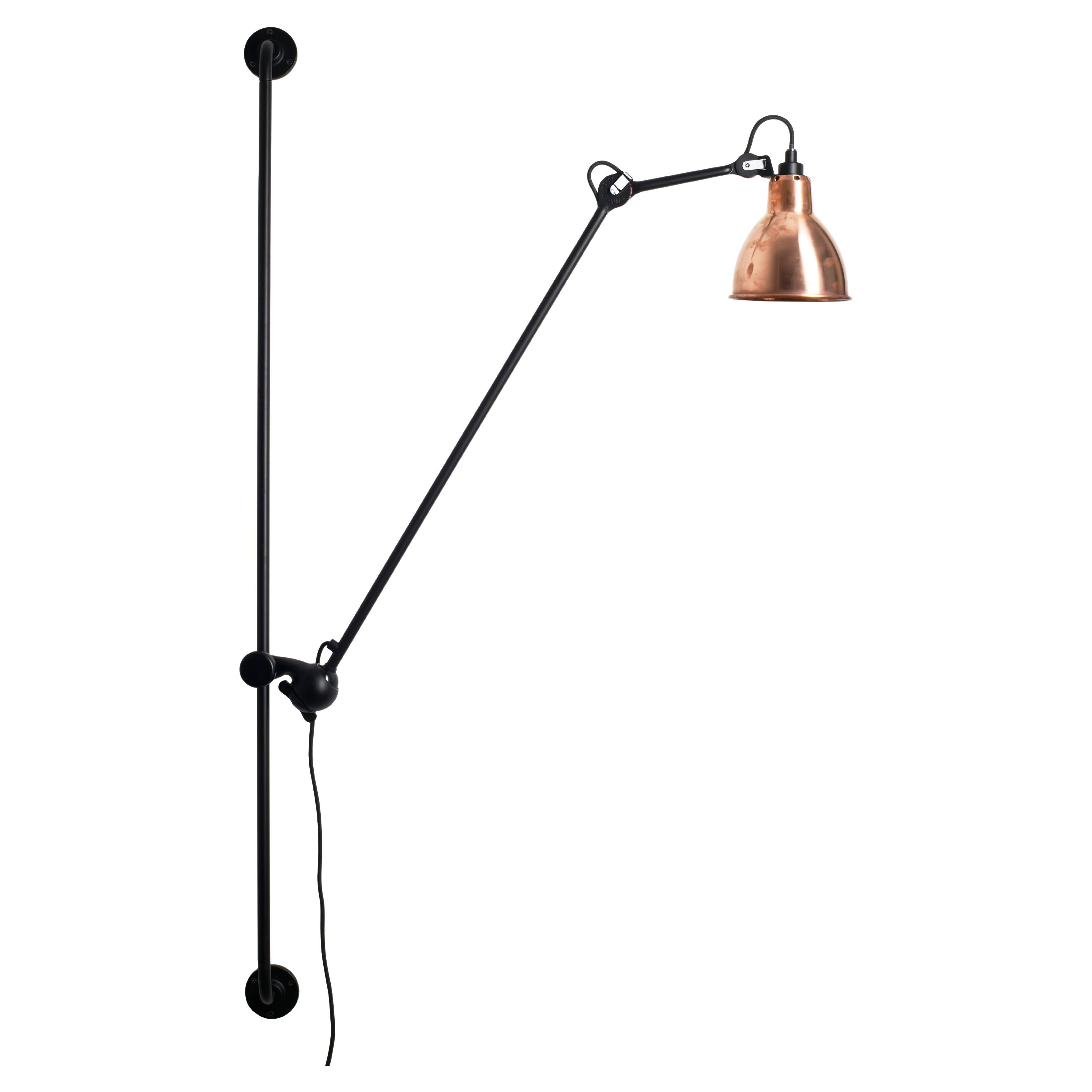 DCW Editions La Lampe Gras N°214 Runde Wandlampe mit schwarzem Arm und kupferfarbenem Schirm