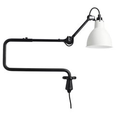DCW Editions La Lampe Gras N°303 Wandleuchte mit schwarzem Arm und weißem Lampenschirm