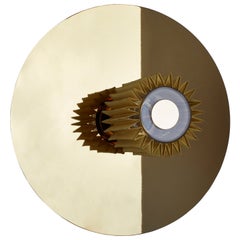 DCW Editions Lámpara de pared grande In The Sun de cuerpo de acero dorado con malla dorada
