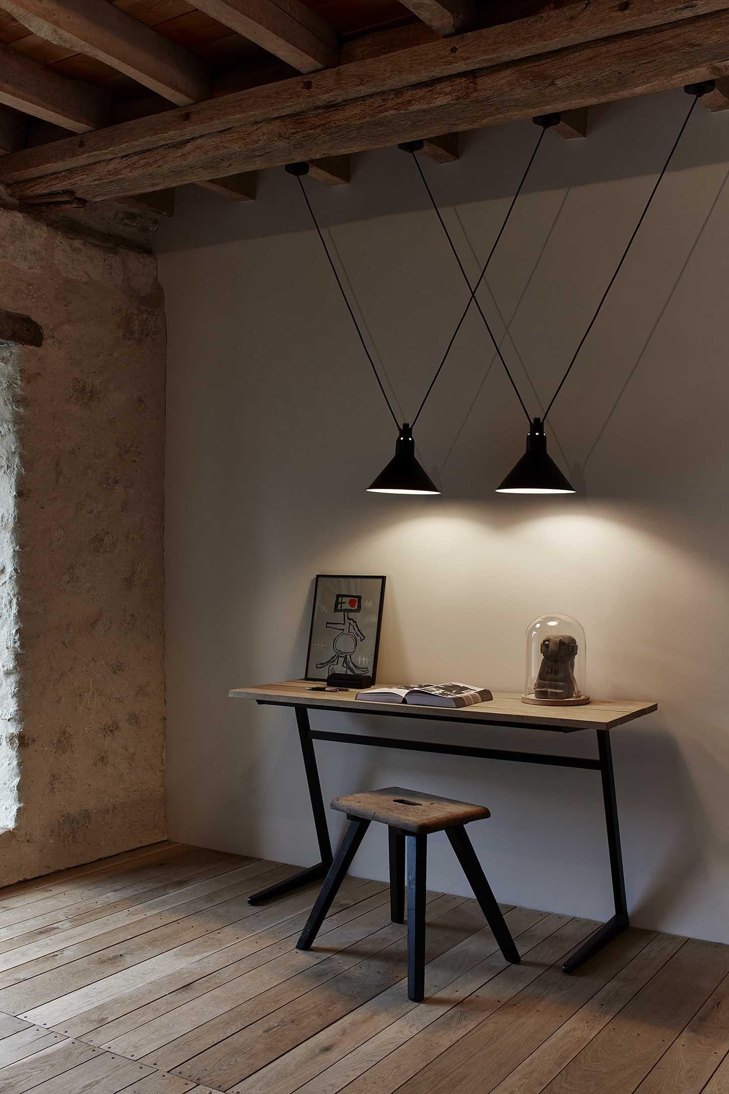 Acciaio DCW Editions Les Acrobates N°323 XL Lampada a sospensione conica con paralume in rame grezzo in vendita